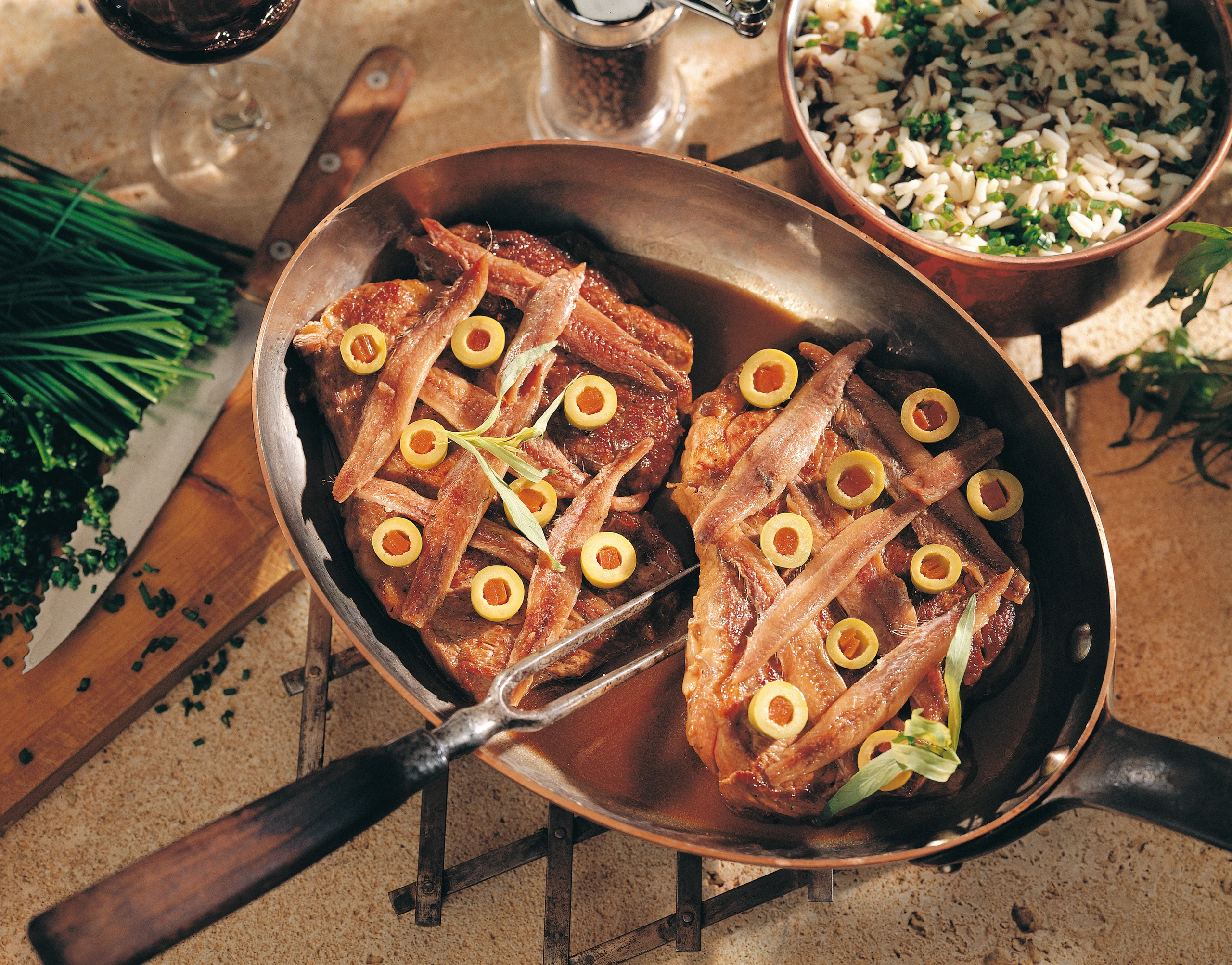 Entrecôte Mirabeau – Rib-Eye-Steak mit Sardellen und Oliven