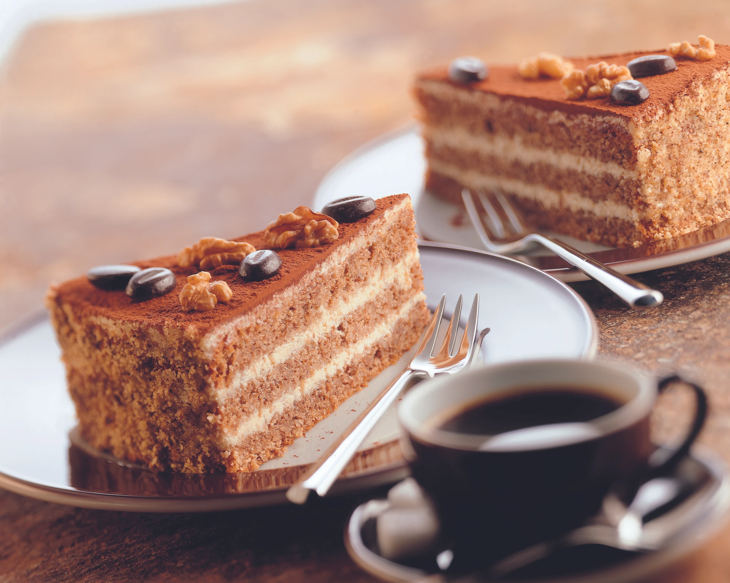 Nusstorte mit Nusscreme