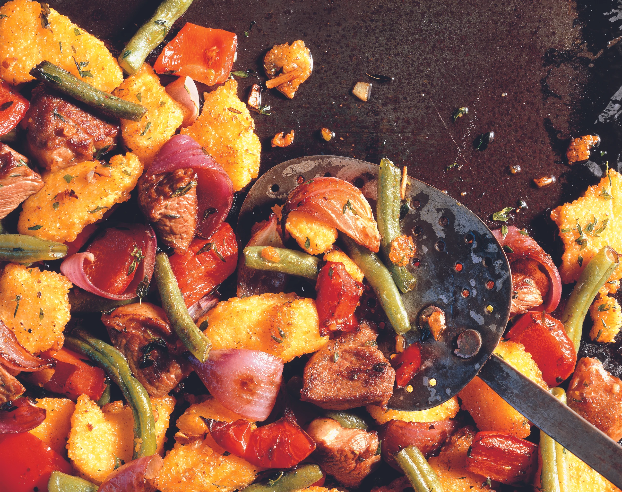 Polentagröstl mit Lamm und Fisolen