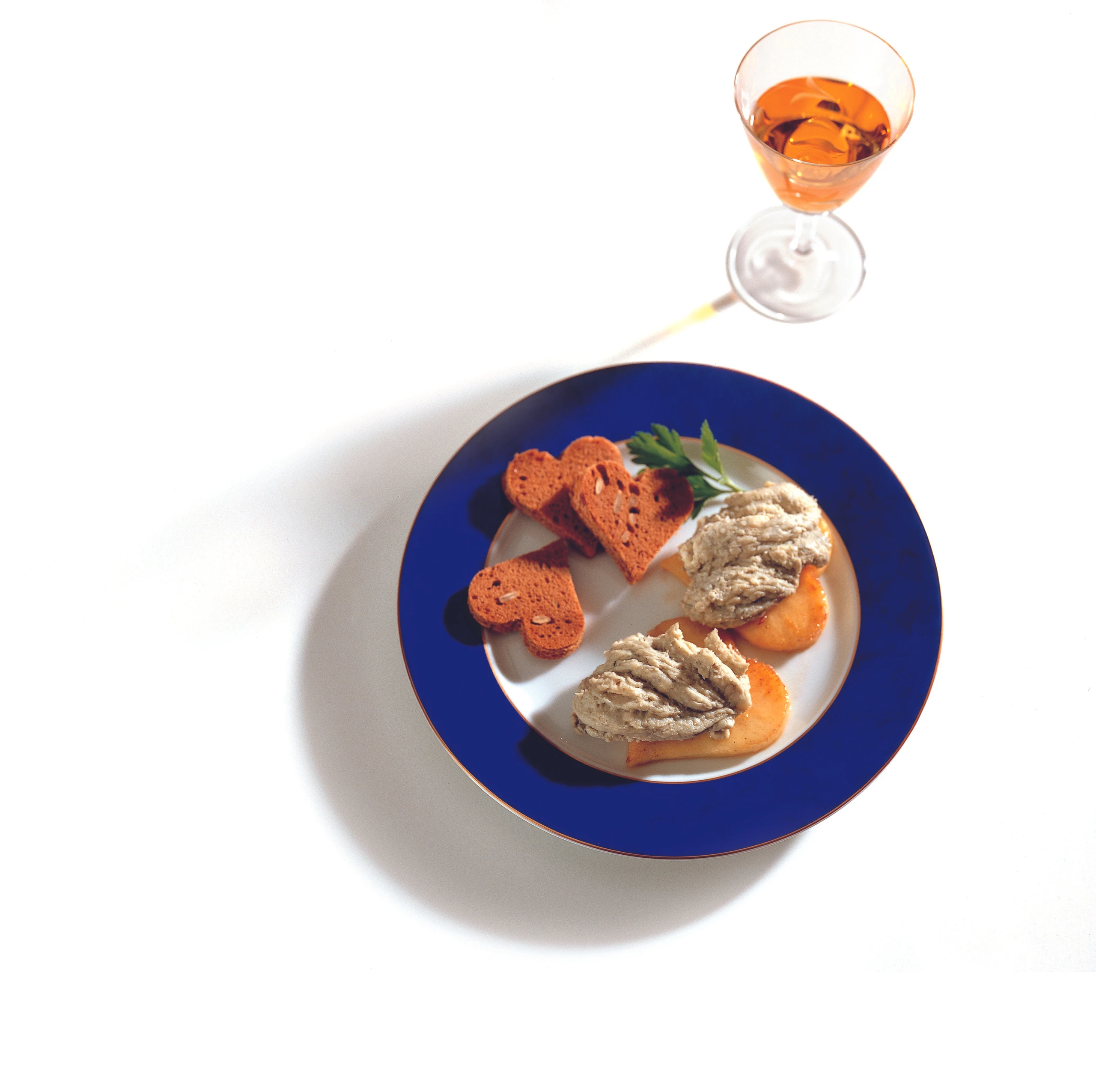 Blauschimmelkäse mit gebratenen Apfelherzen