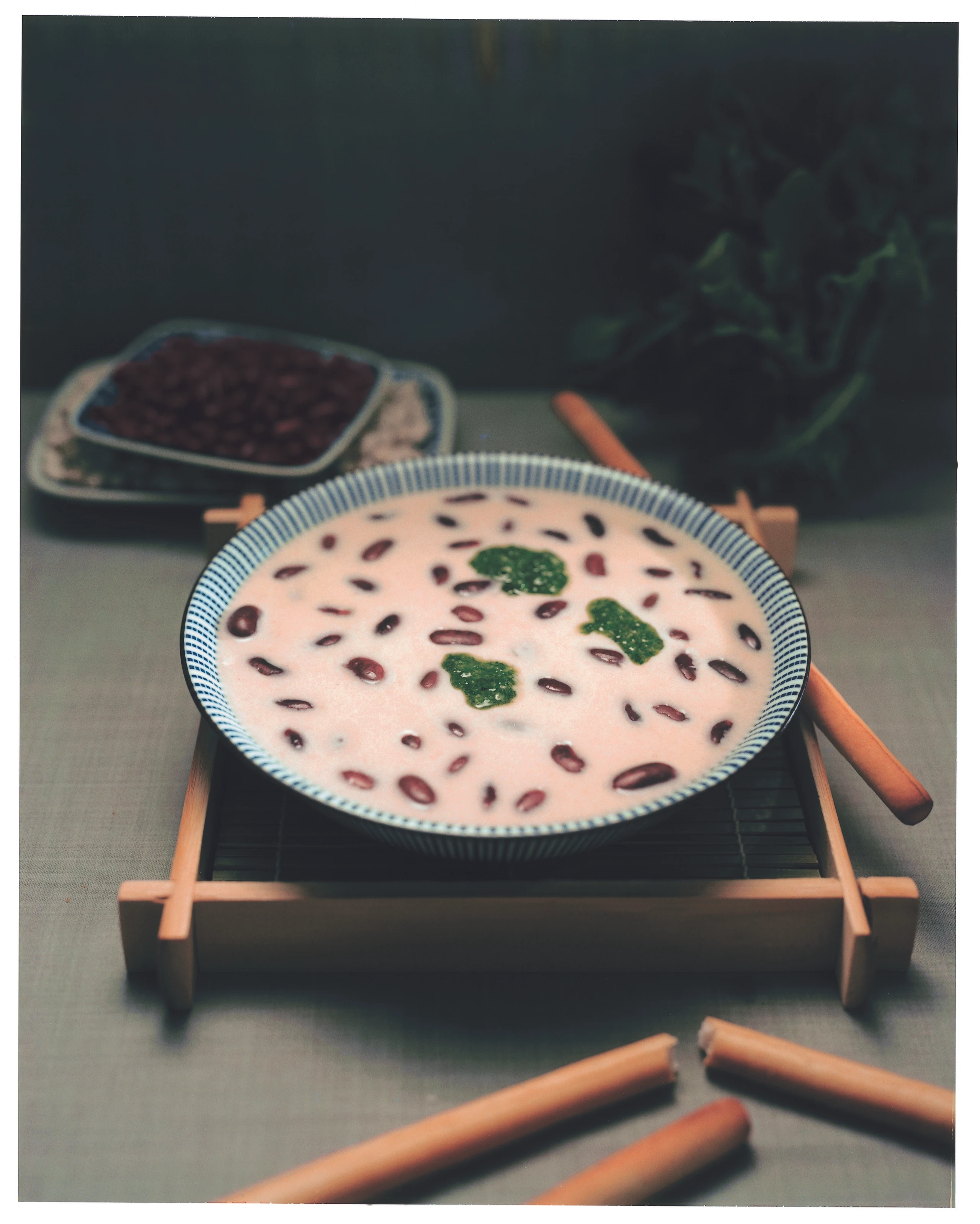 Deftige Bohnensuppe mit Rucola Pesto