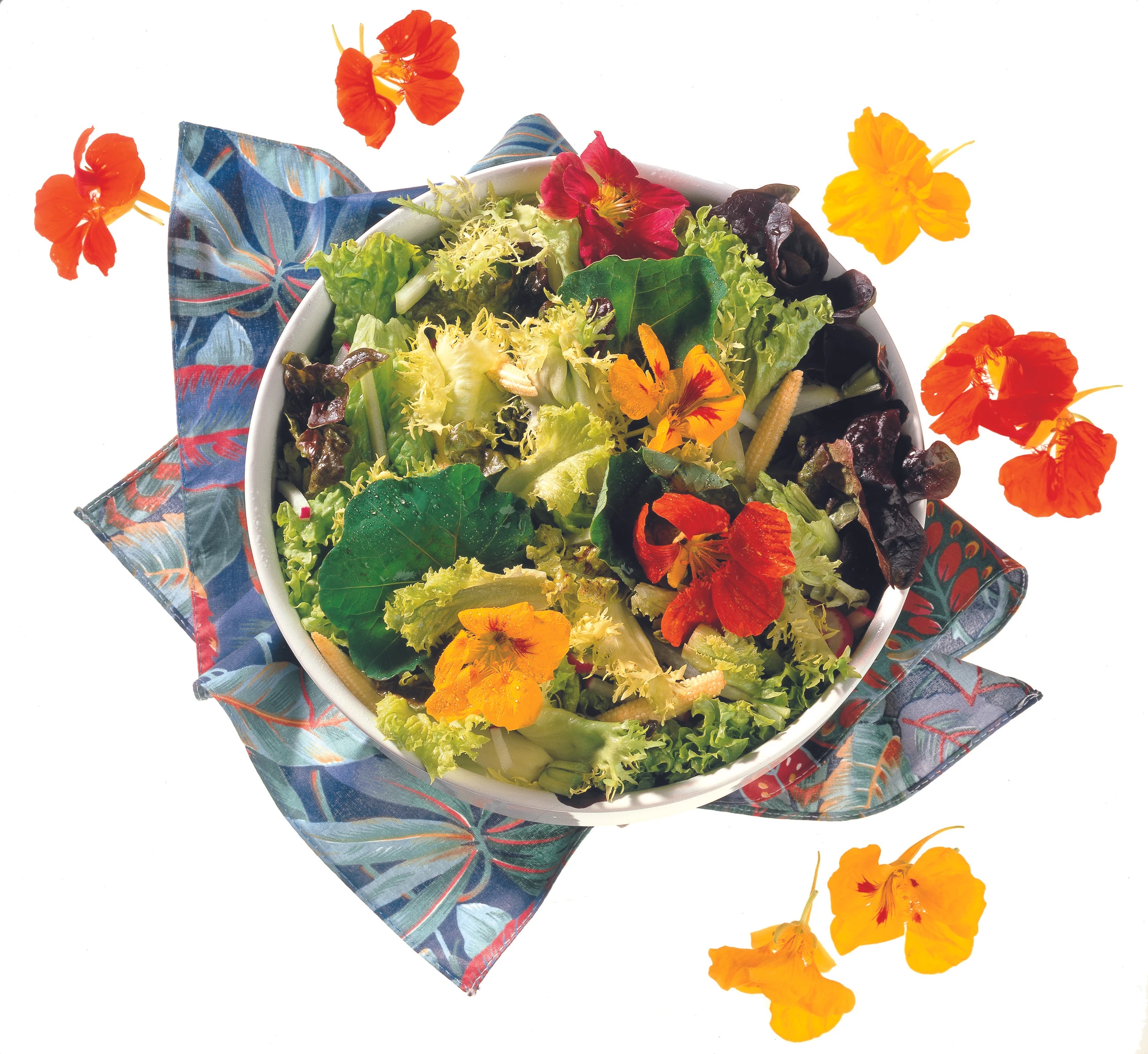 Kressesalat mit Kapuzinerblüten