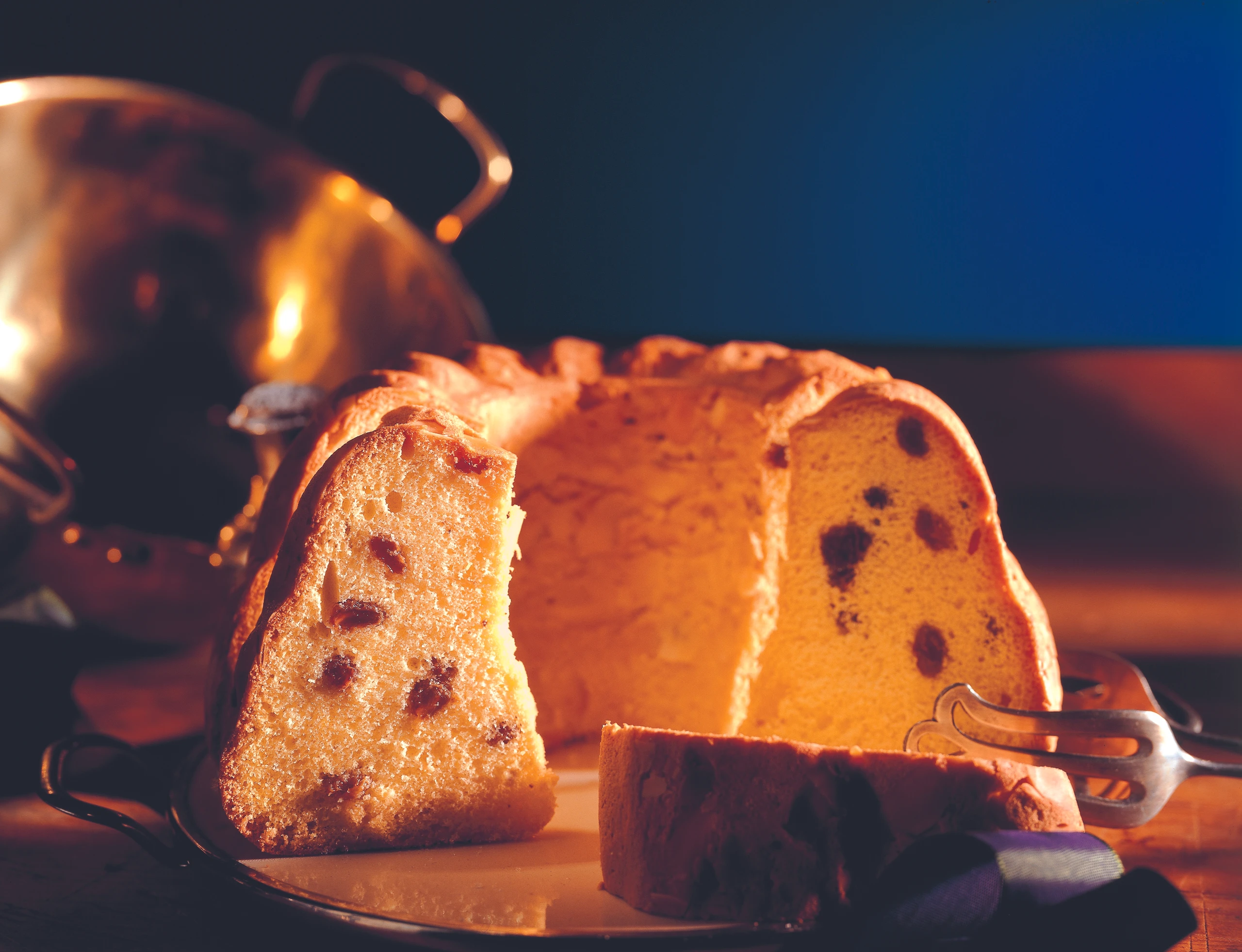 Saftiger Rosinen-Gugelhupf