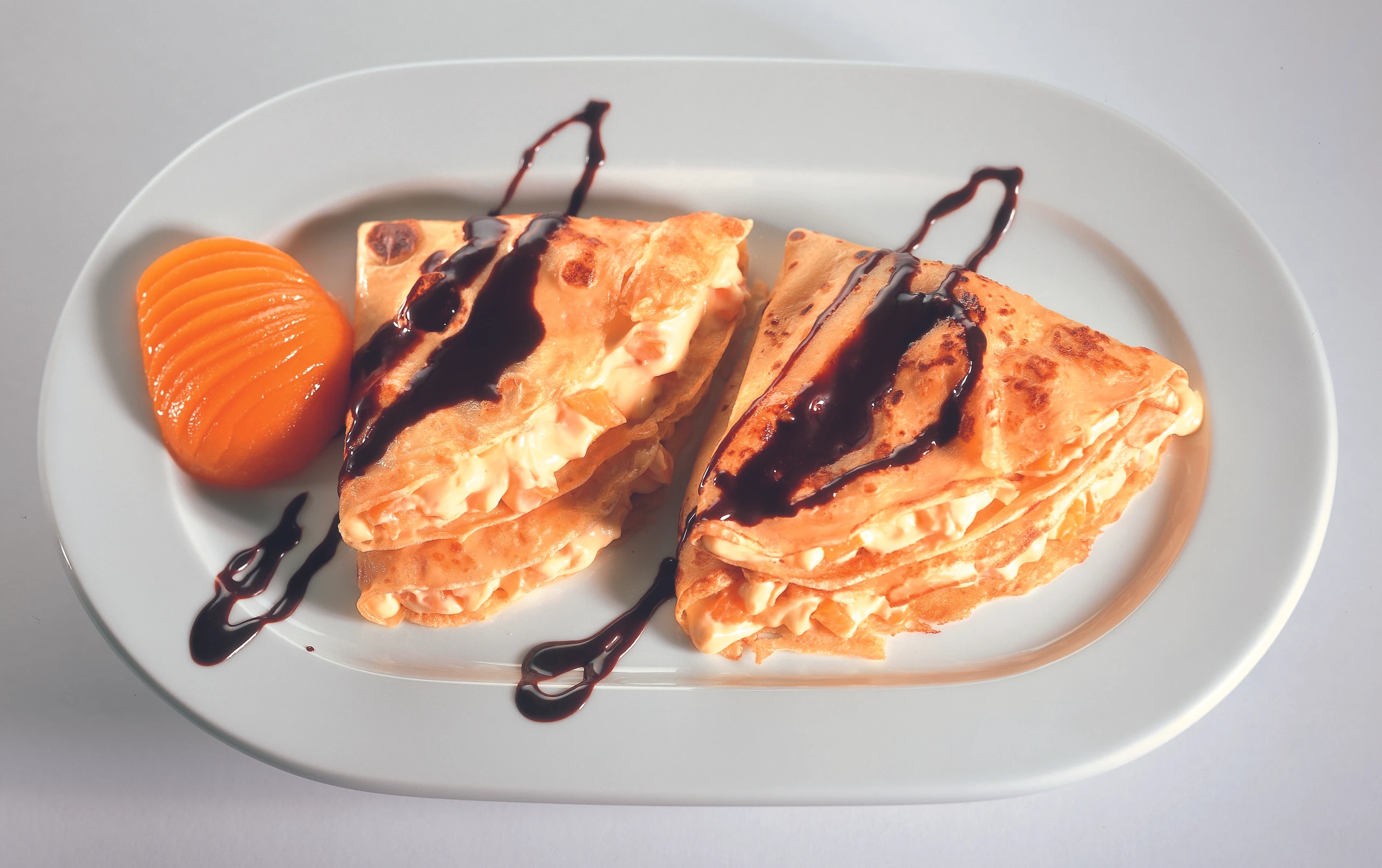 Schnelle Topfen-Palatschinken mit Früchten