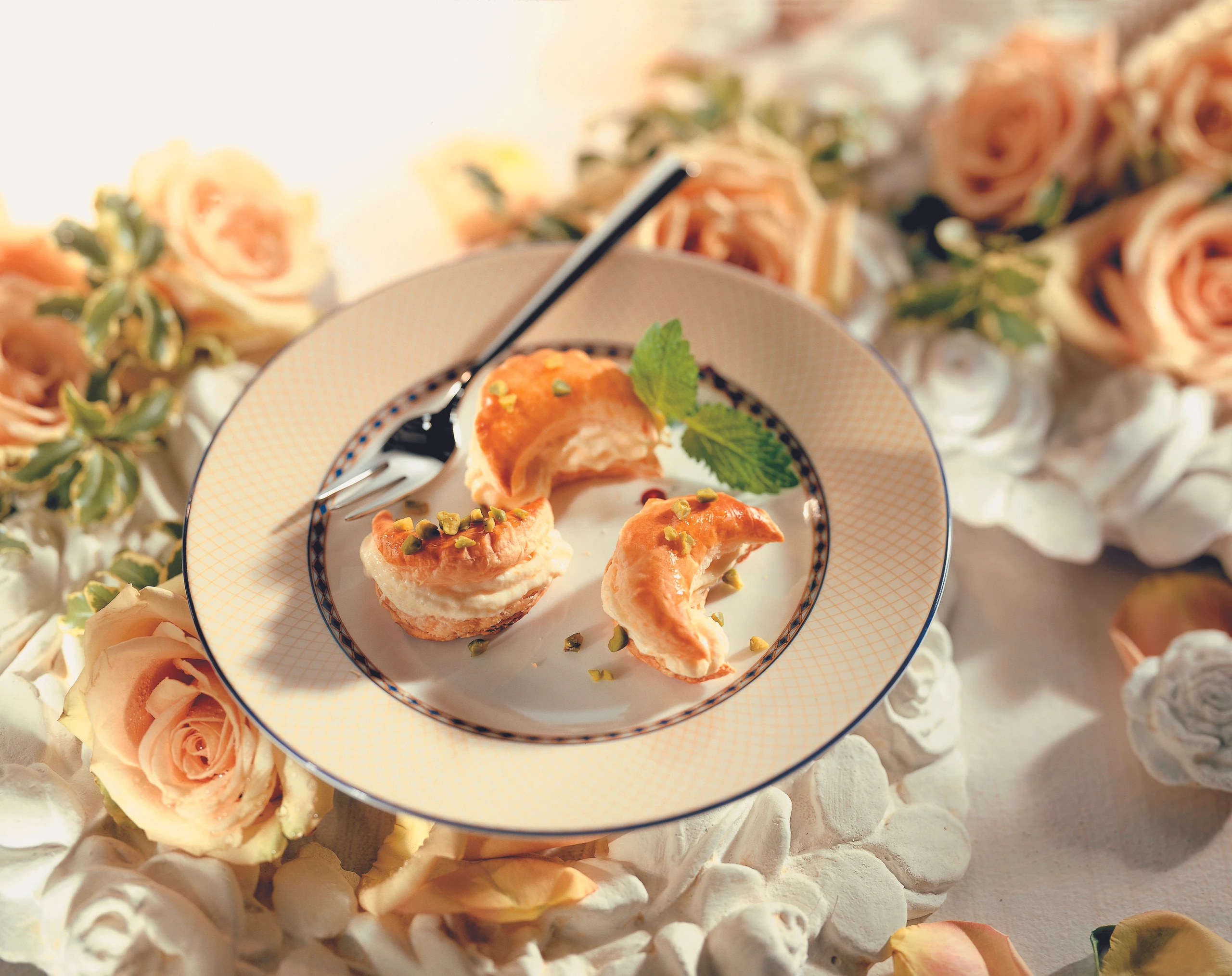 Kipferl mit Pfirsichcreme