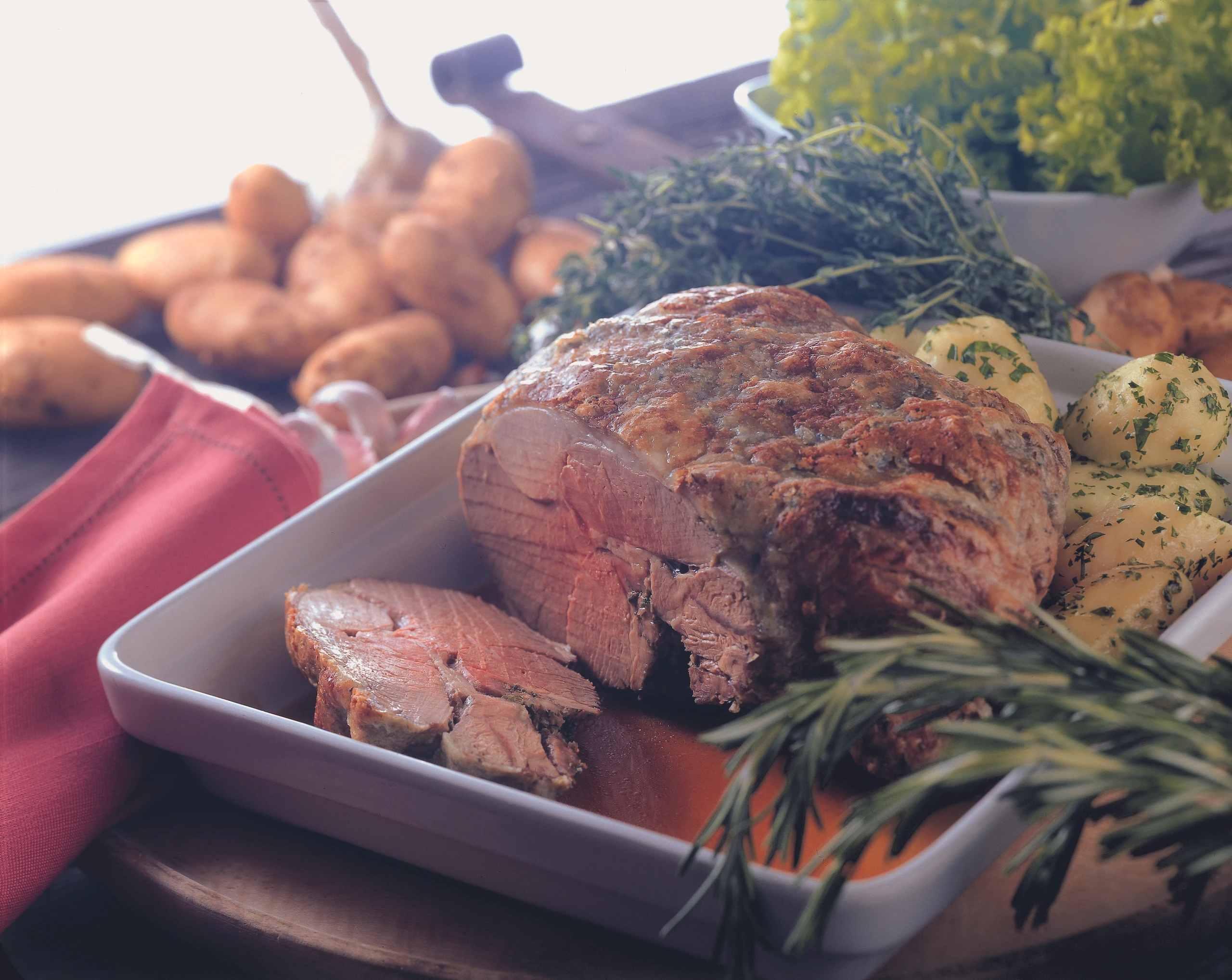 Lammschlögel mit Käsekruste