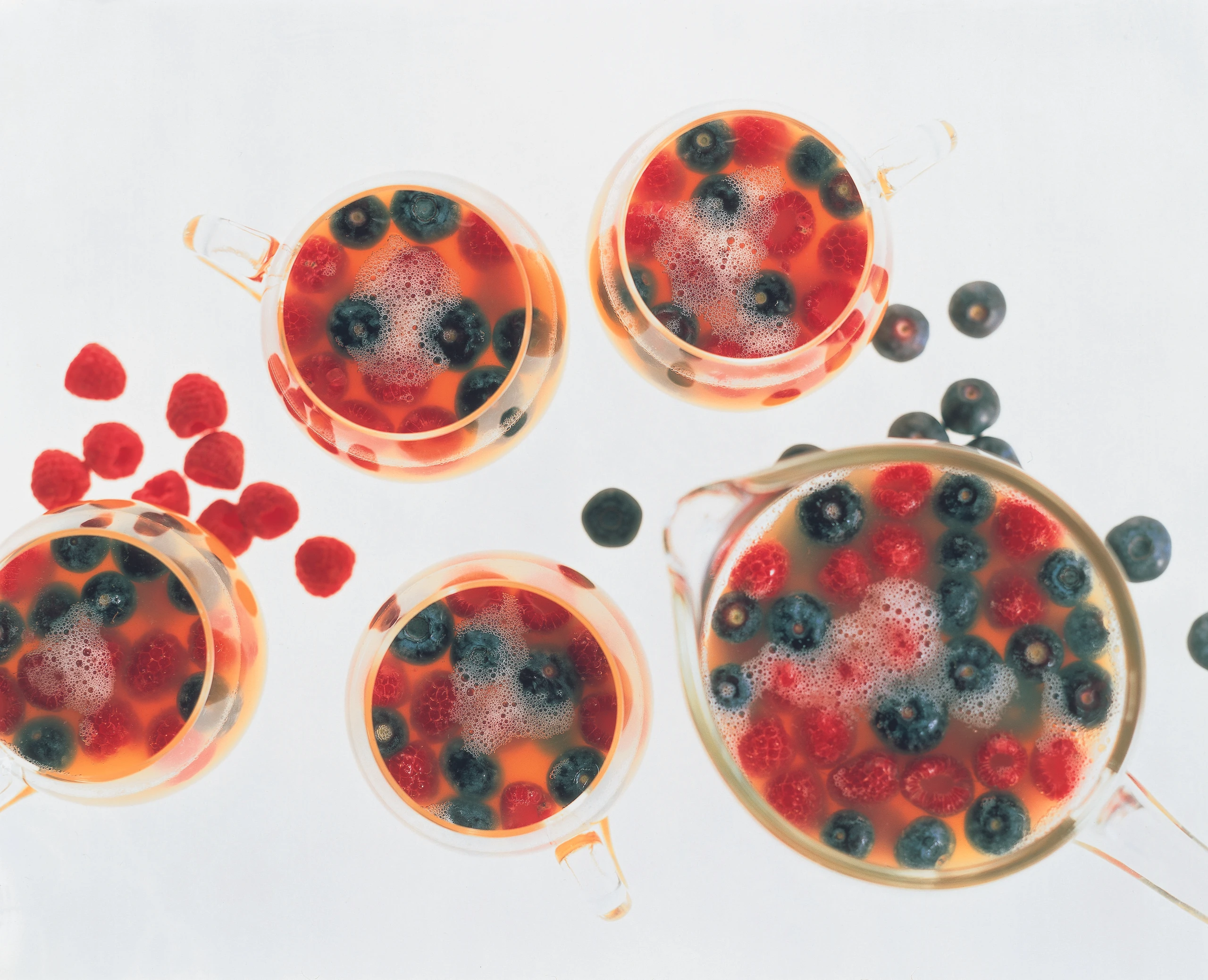 Himbeer-Heidelbeer-Bowle