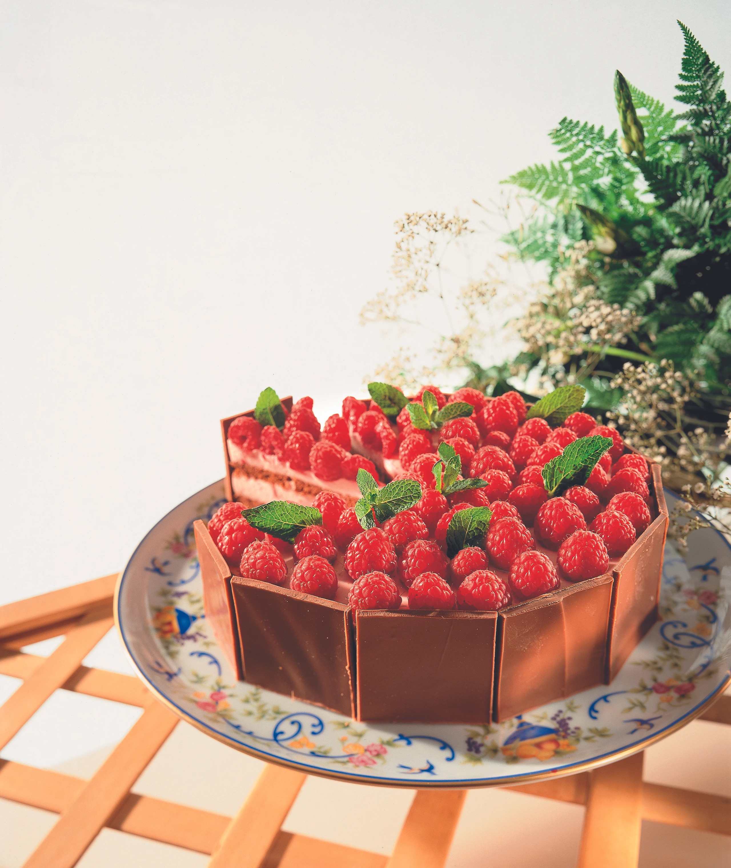 Himbeer-Obers-Torte mit Schokolade