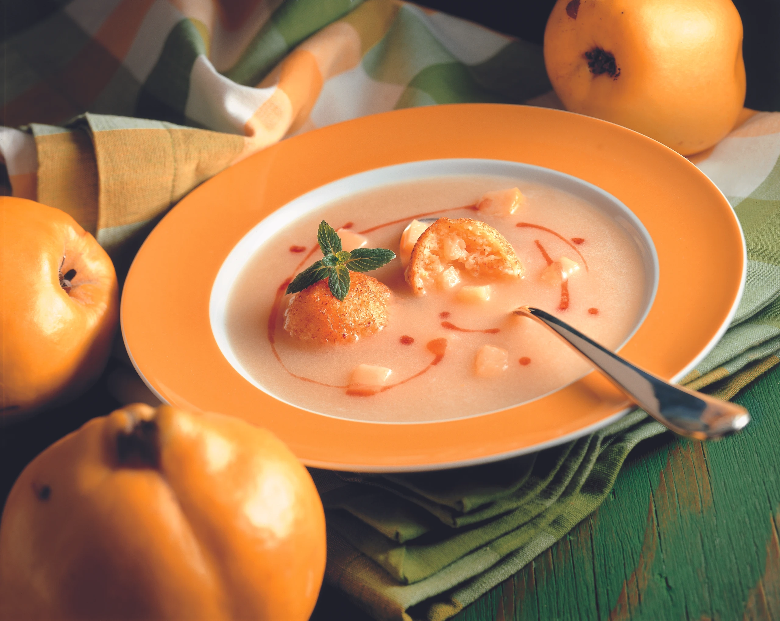 Quittensuppe mit gebackenen Grießknöderln