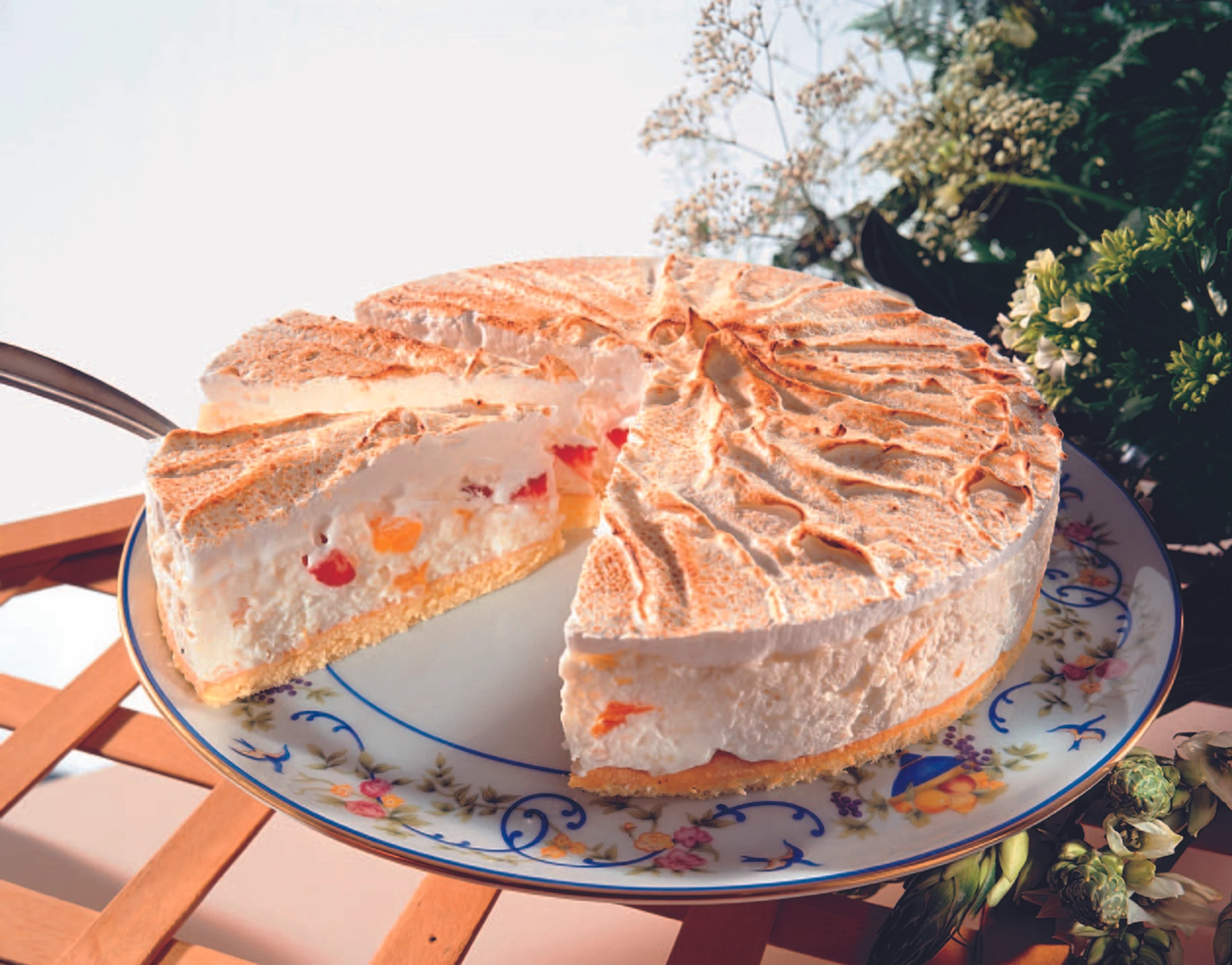 Milchreis-Früchtetorte mit Schneehaube