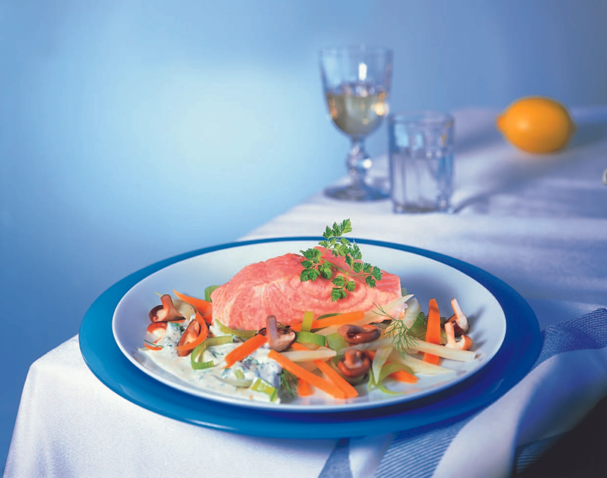 Lachsfilet auf Fenchel und Pilzen