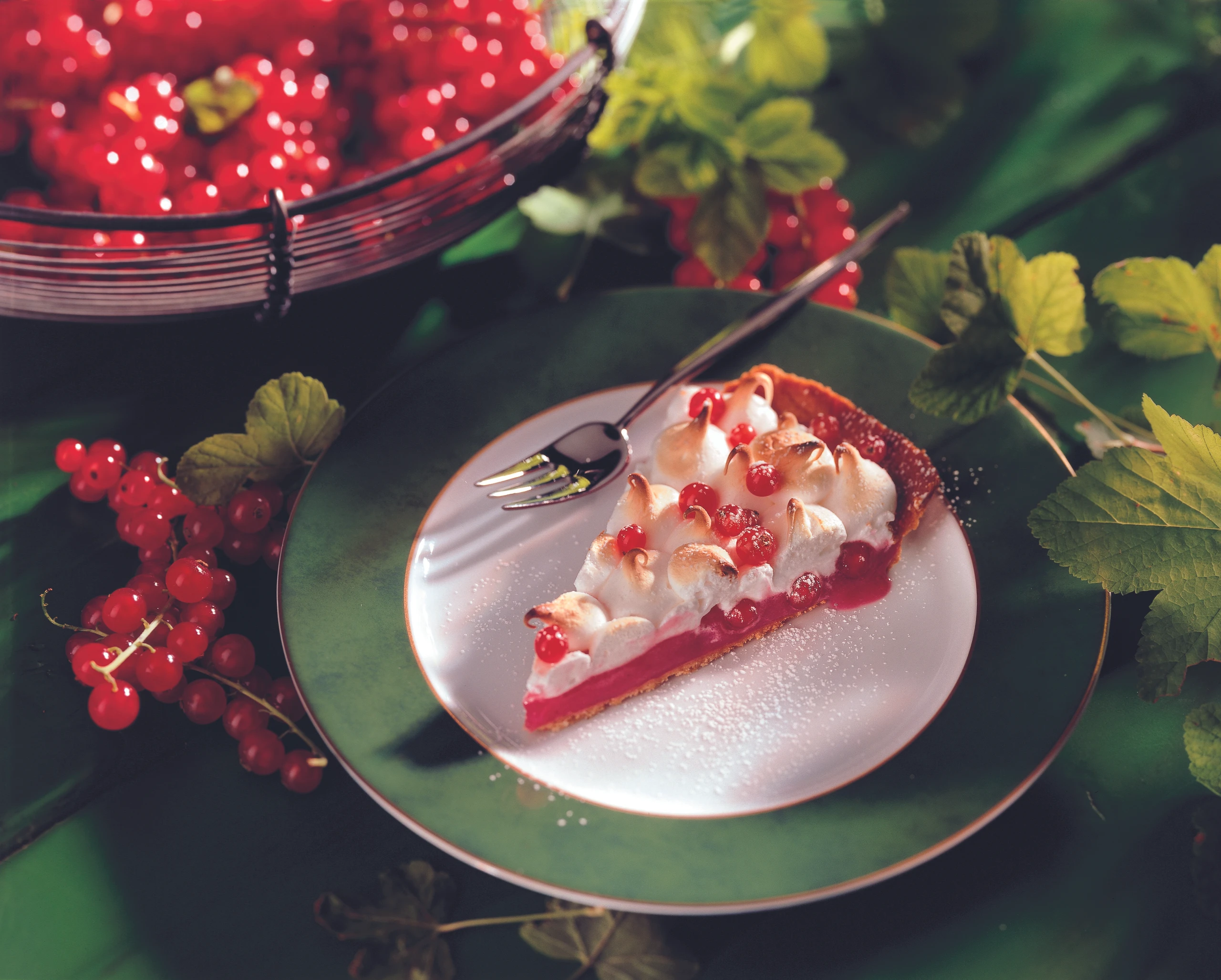 Ribiselkuchen mit Schneehaube