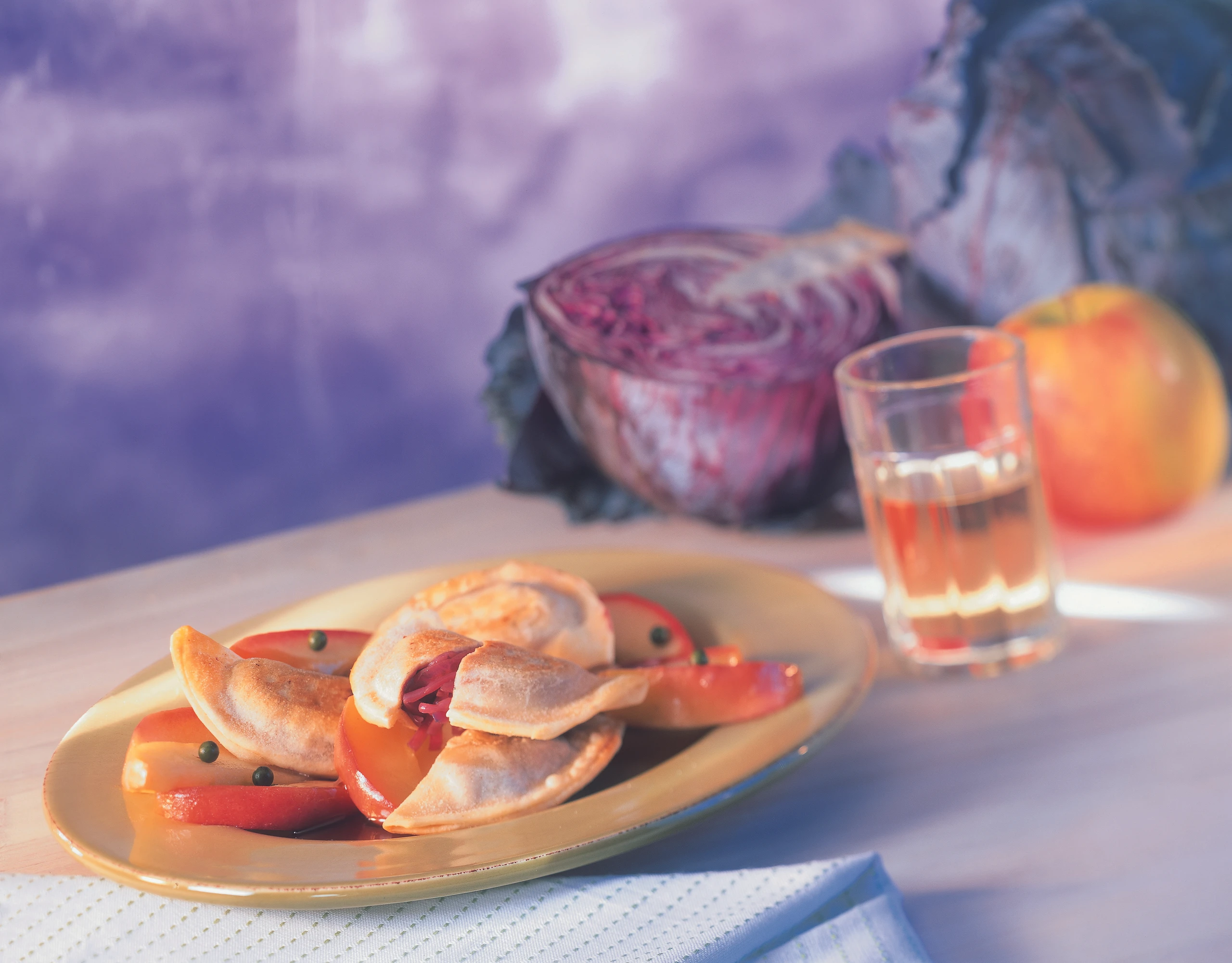 Rotkrauttascherl mit Apfel-Balsamsauce