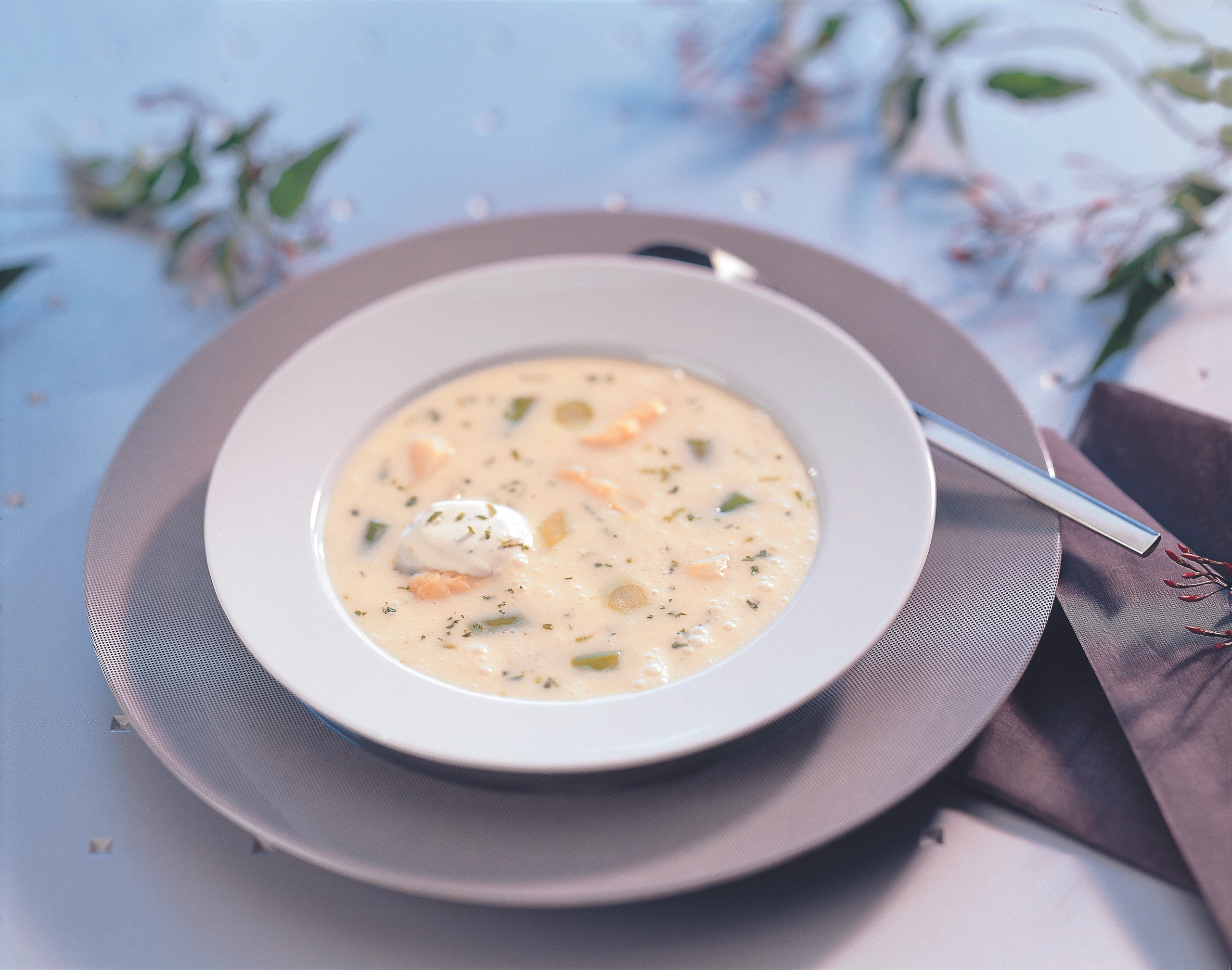 Spargel-Vanillesuppe mit Limetten-Obers