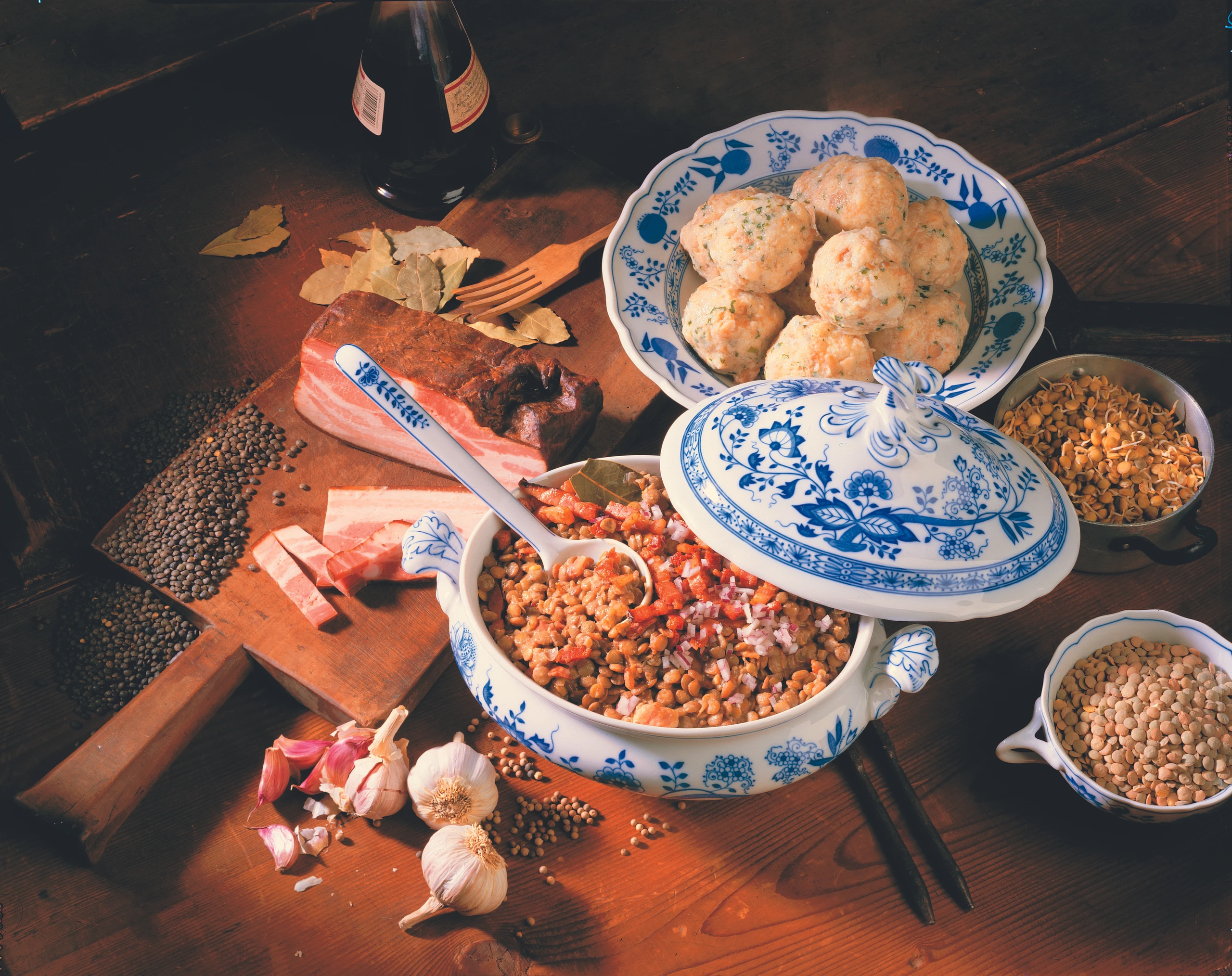 Specklinsen mit Semmelknödeln