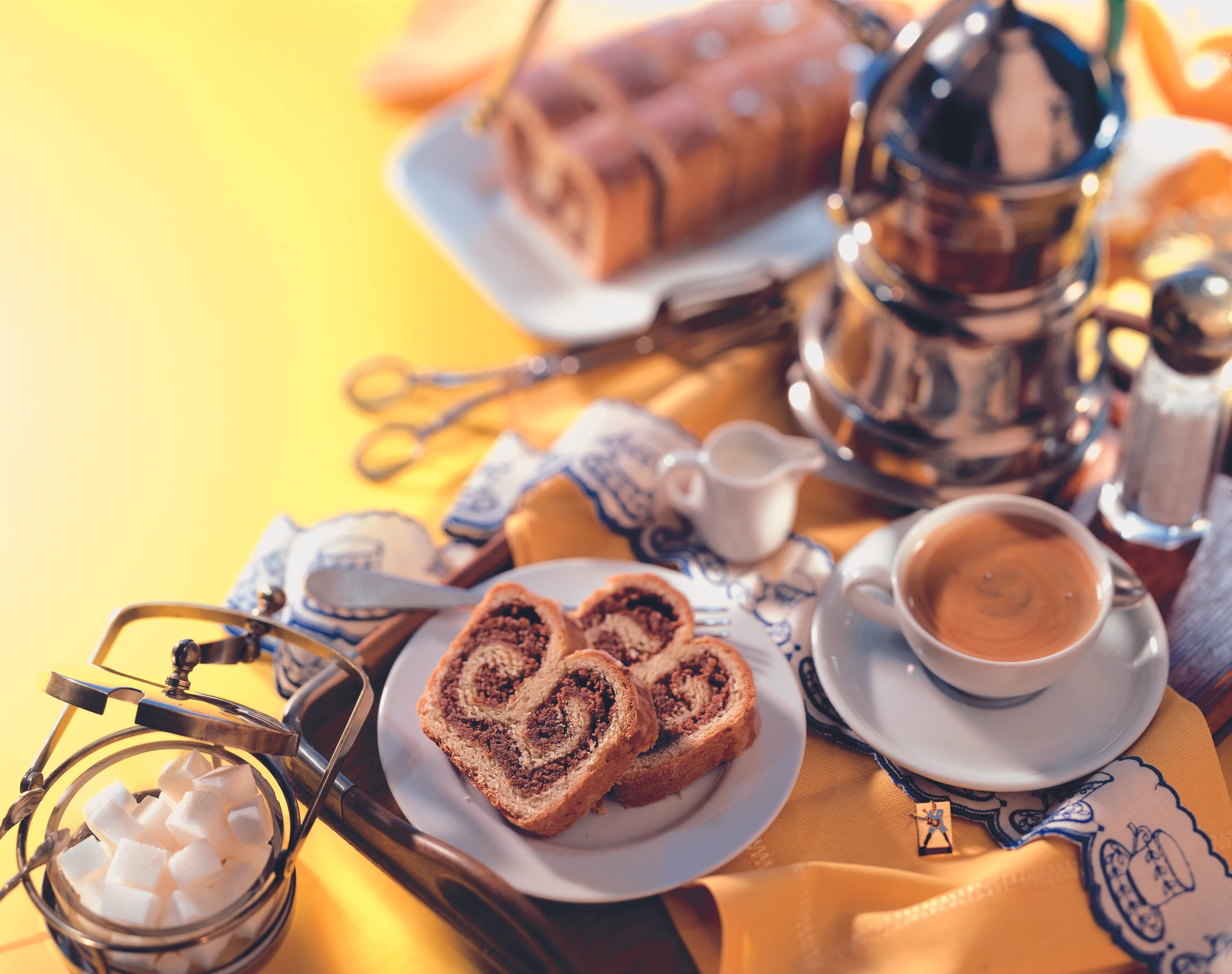 Nusspotitze mit Zuckerglasur