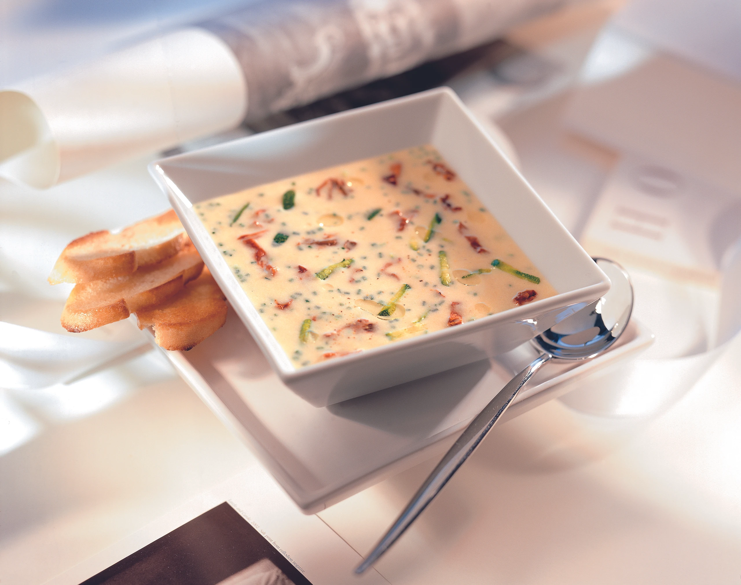 Erdäpfel-Weinsuppe mit Steinpilzen