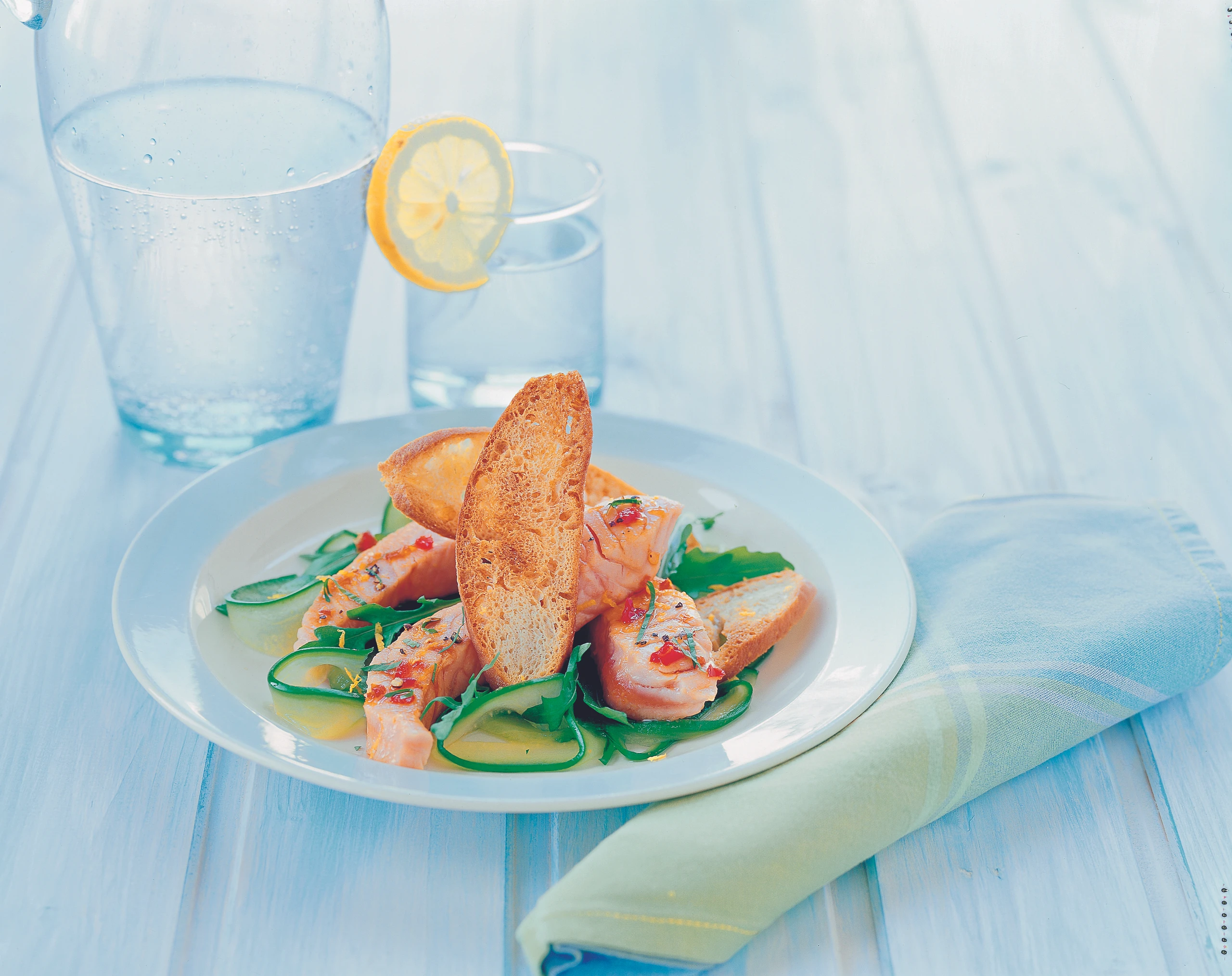 Lachs in Chili-Koriander-Marinade mit Knusper-Ciabatta