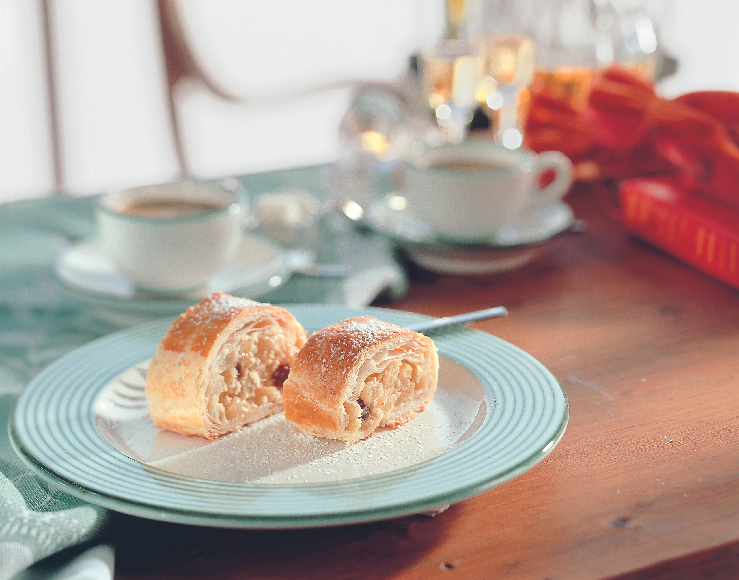 Apfelstrudel mit Sultaninen