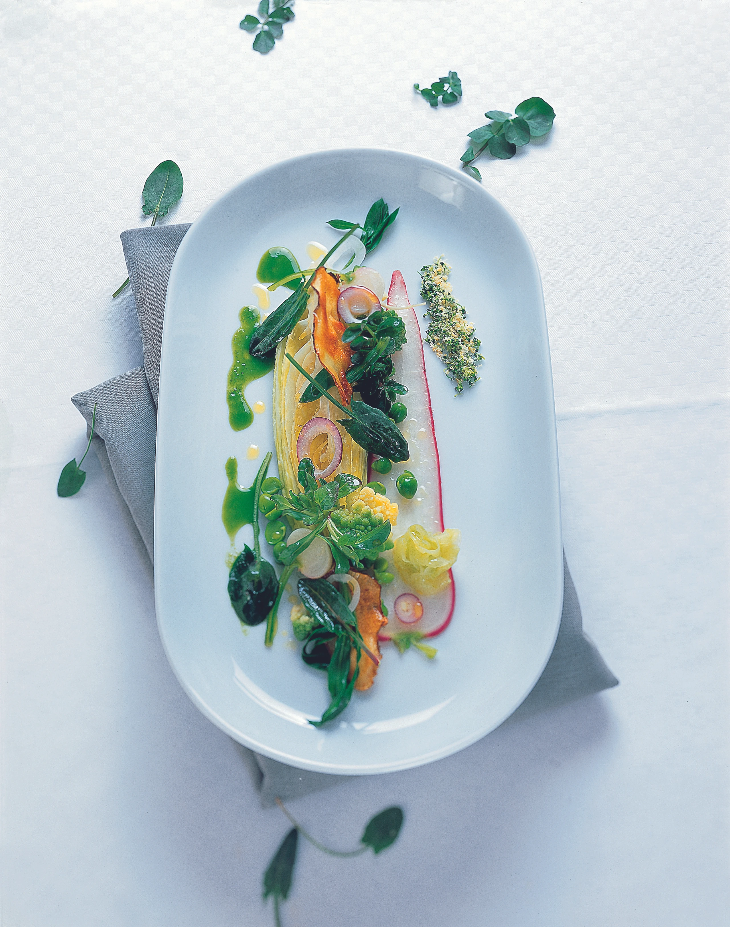 Mariniertes Marktgemüse mit Wiesenkräutern