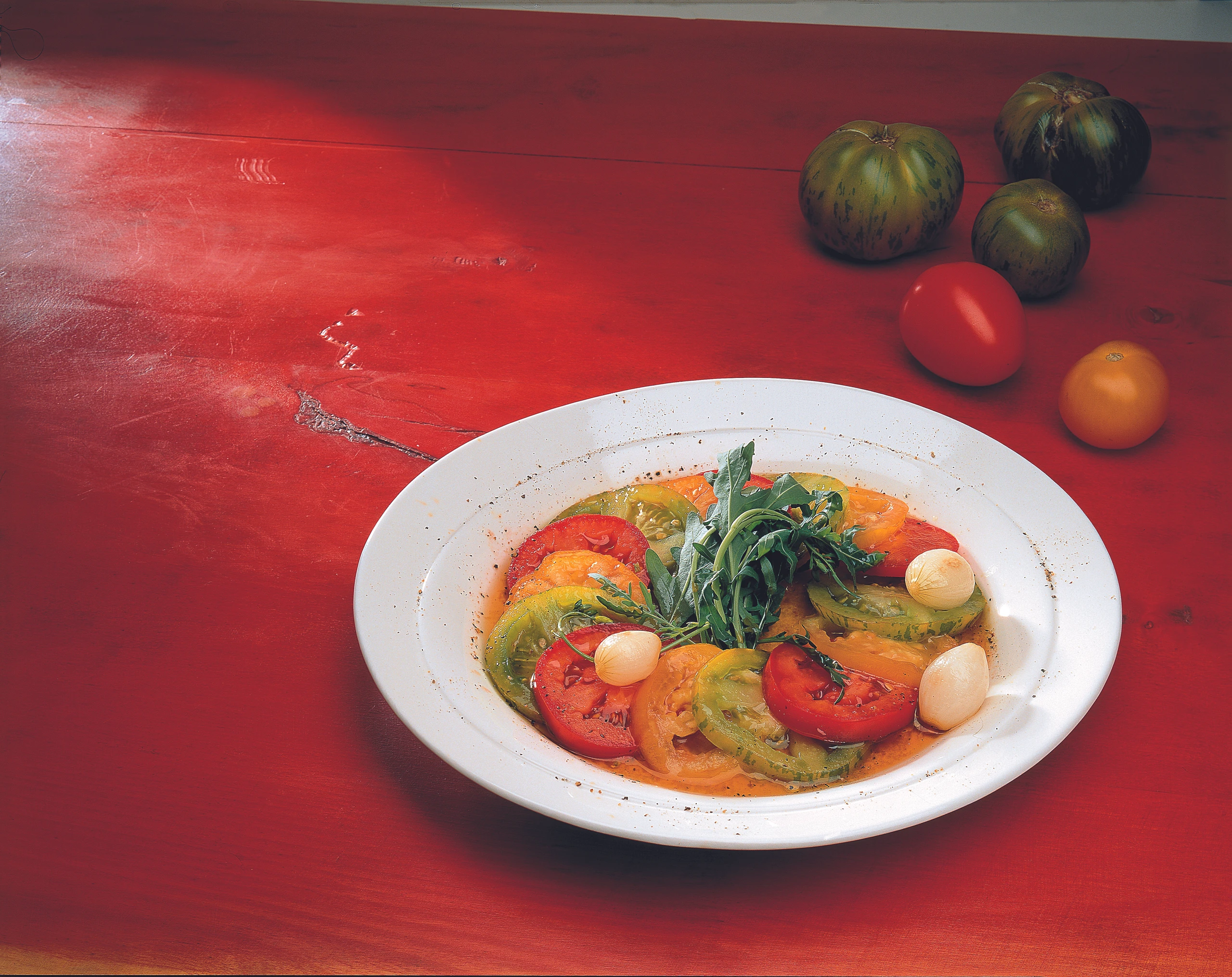 Bunter Paradeisersalat mit Rucola