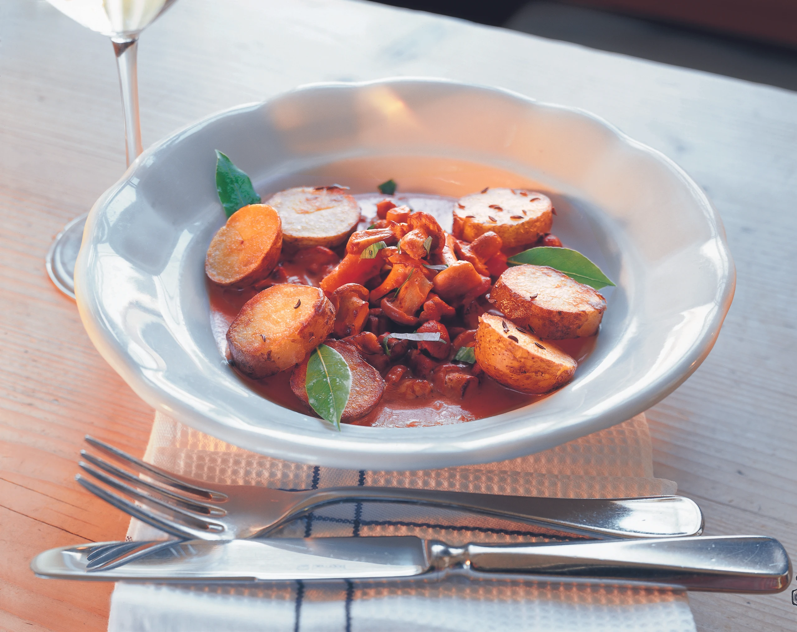 Eierschwammerlgulasch