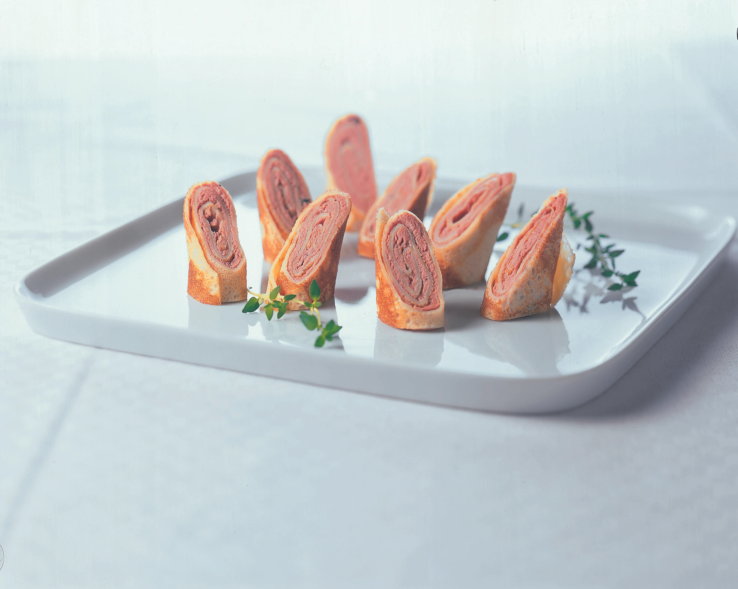 Gefüllte Palatschinkenröllchen