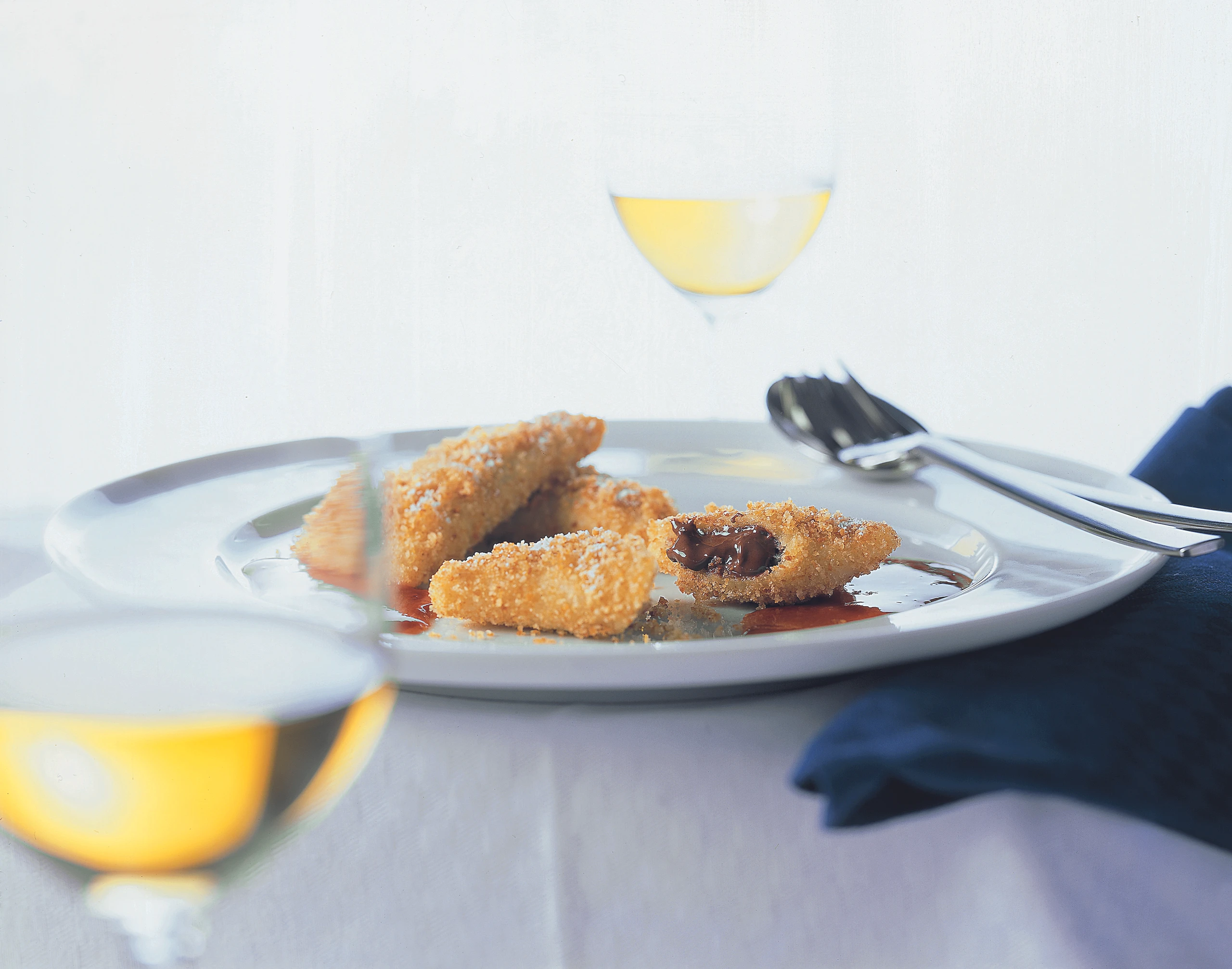 Nougattascherl mit Hagebutten-Ingwersauce