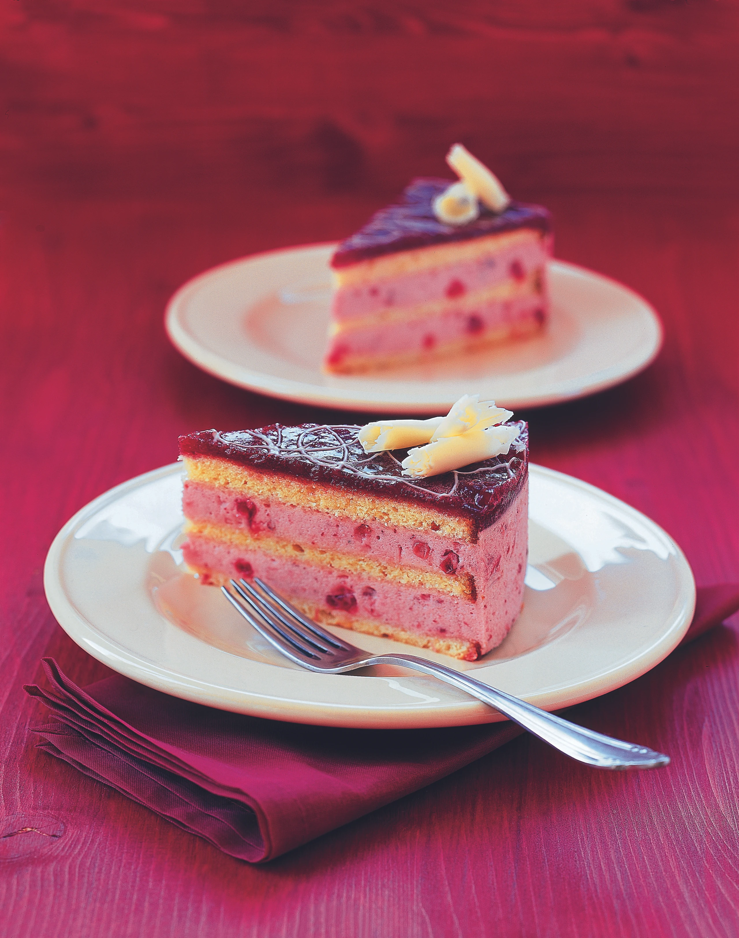 Preiselbeer-Torte mit weißer Schokolade