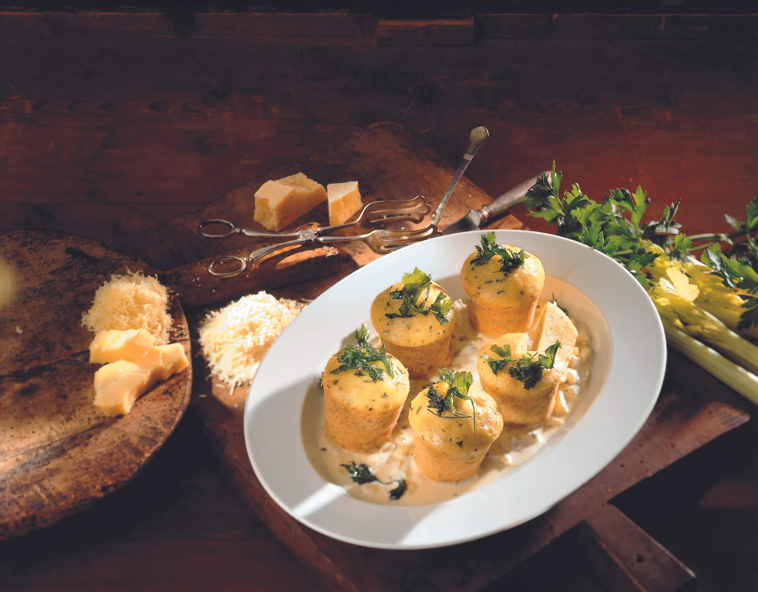 Käseauflauf mit cremiger Weinsauce