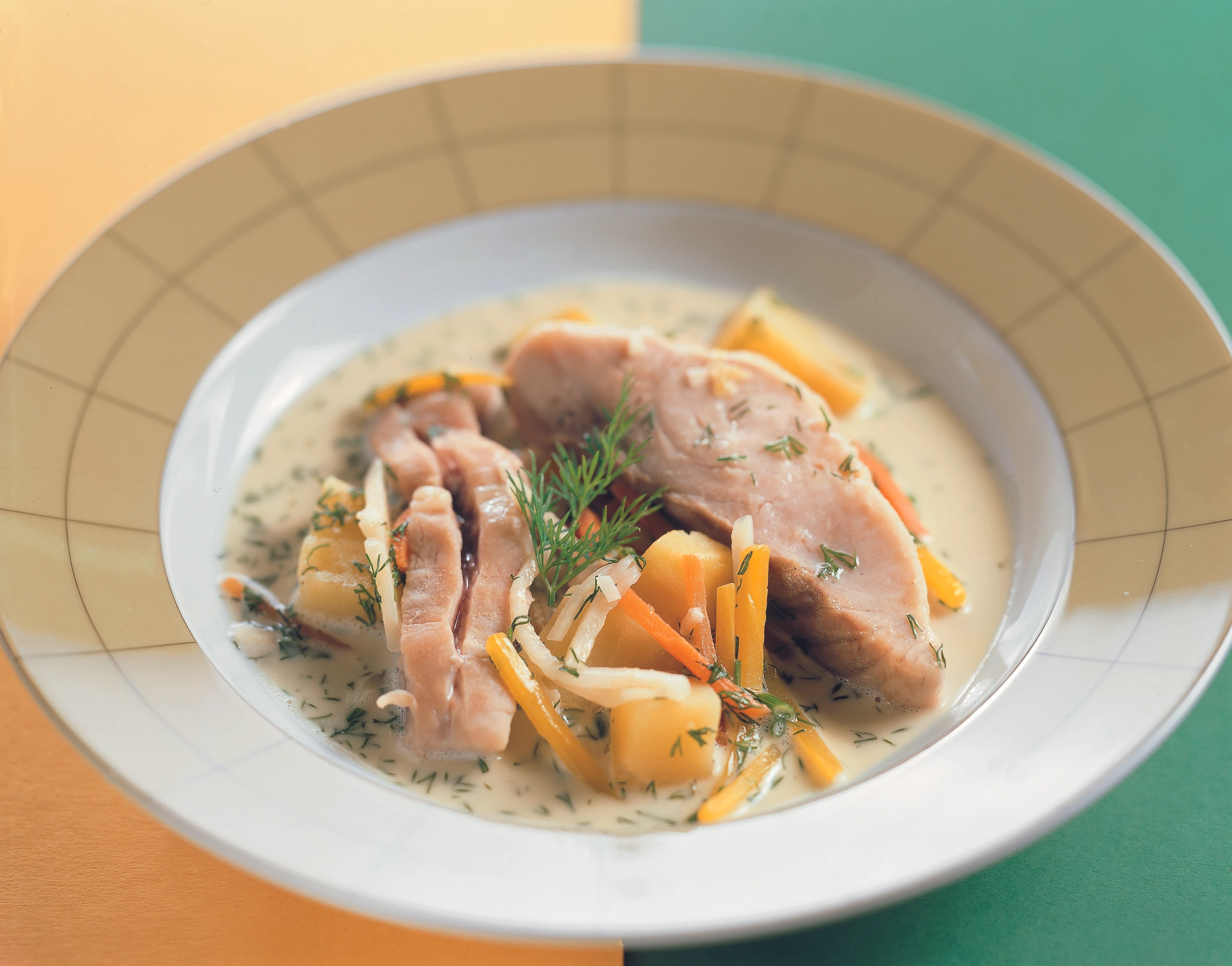 Karpfenfilet im Wurzelsud