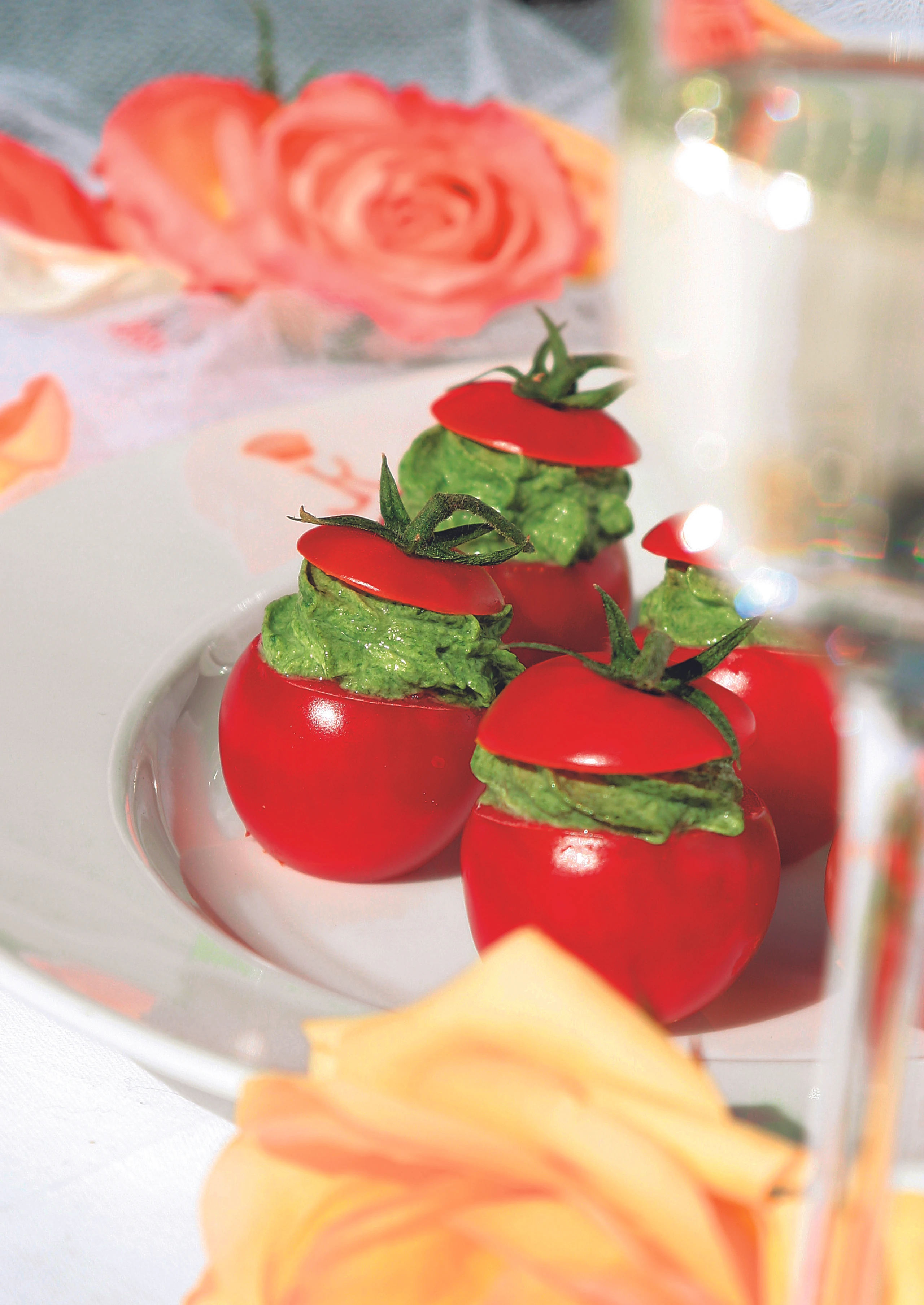 Fingerfood: Gefüllte Paradeiser mit Spinatcreme