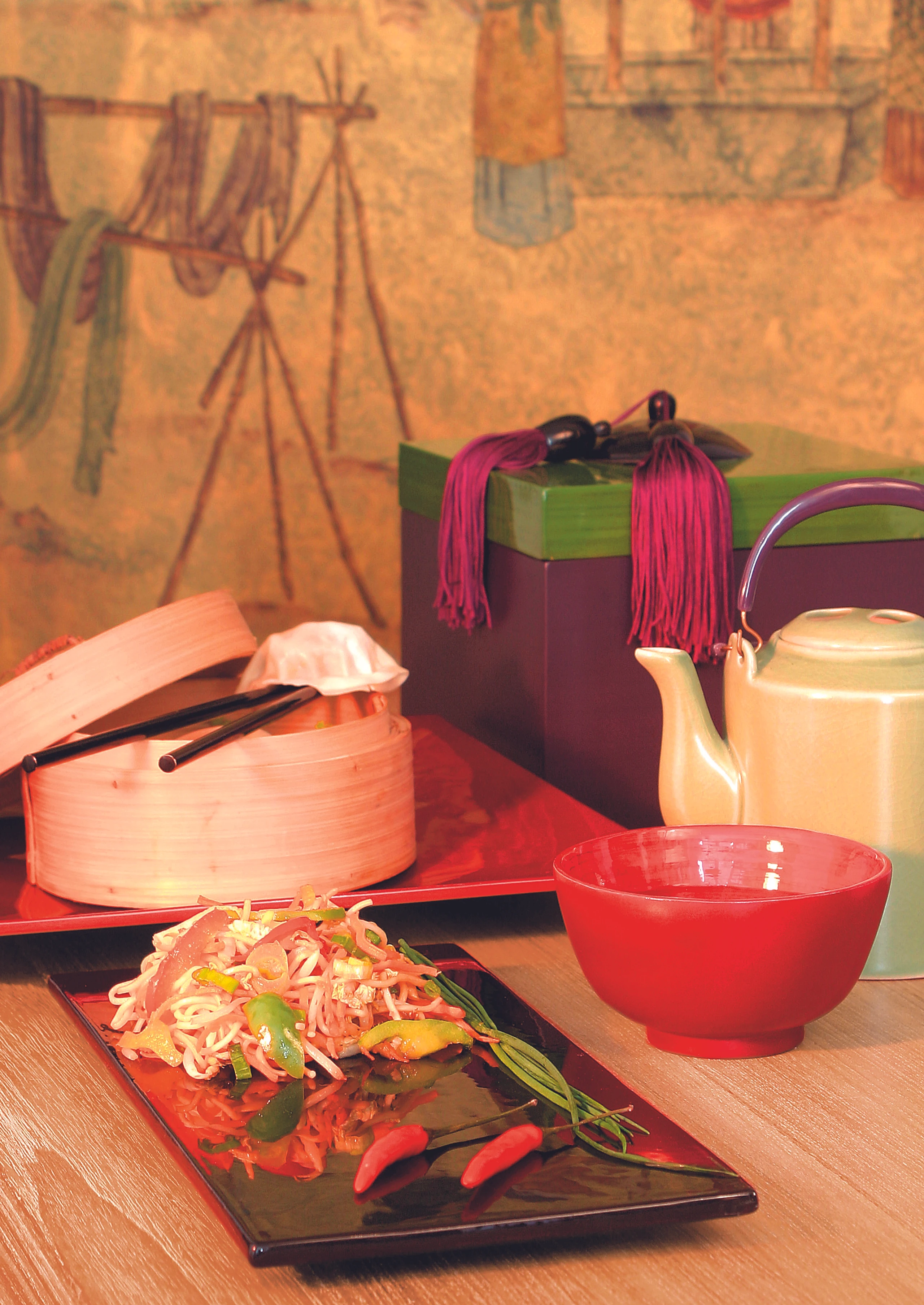 Gebratene chinesische Eiernudeln mit Asia-Gemüse