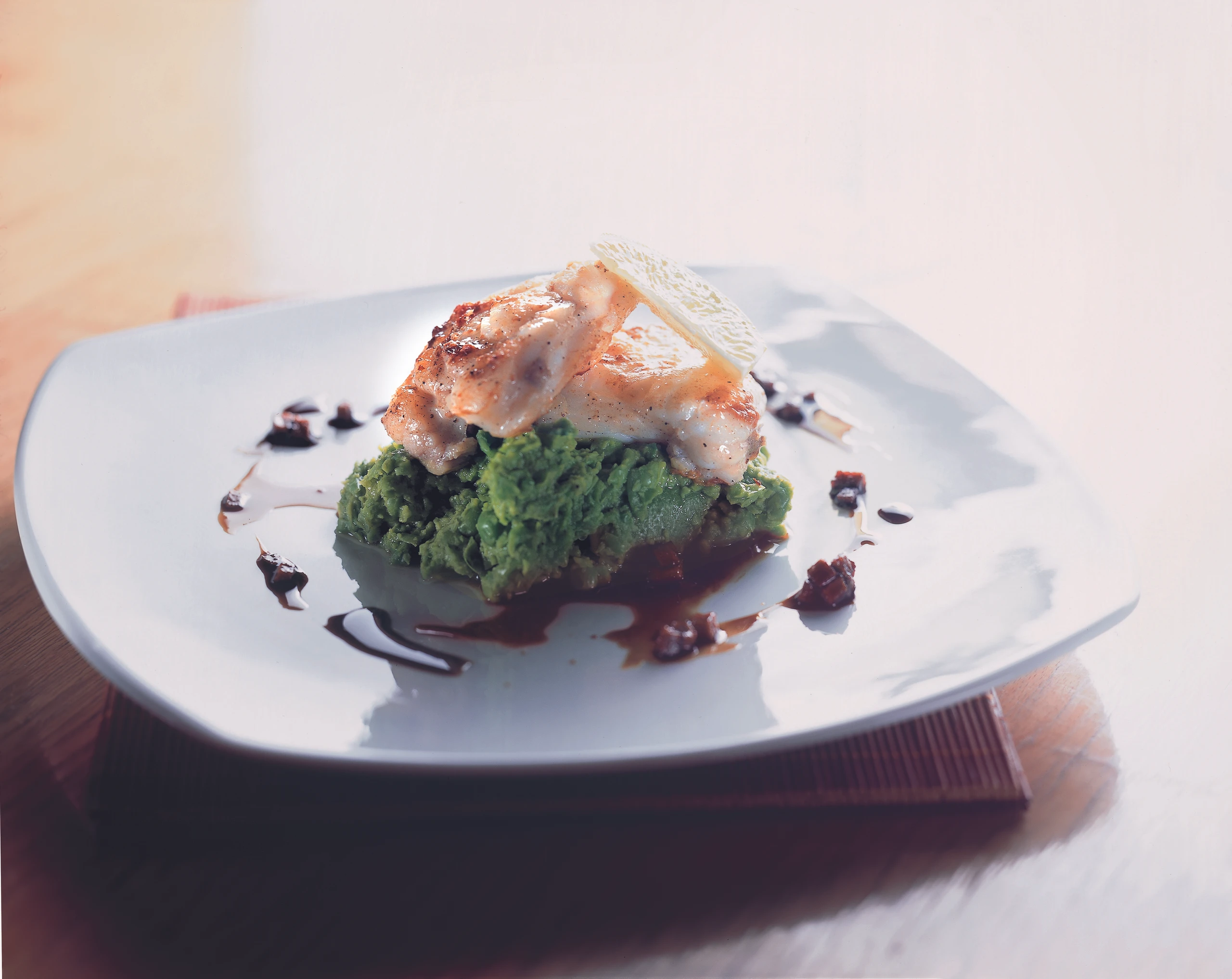 Seeteufel auf Erbsen-Limetten-Püree