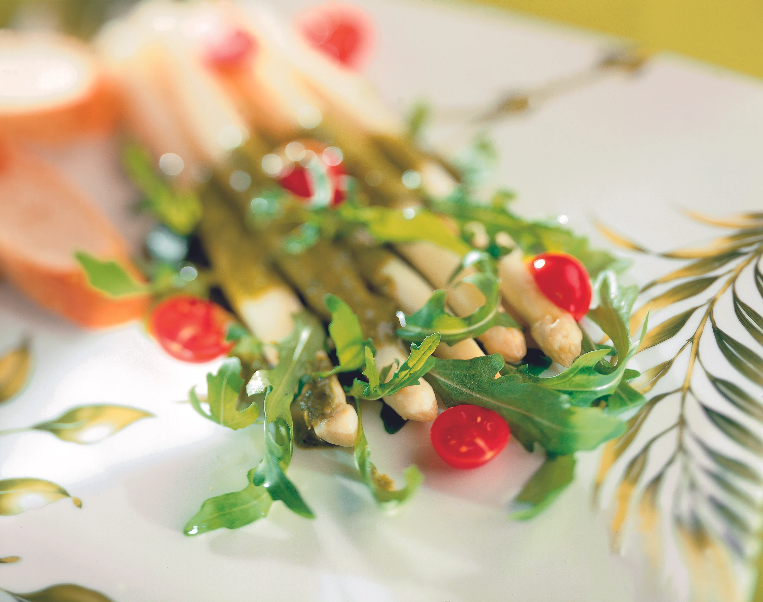 Gedünsteter Spargel mit Rucola-Marinade
