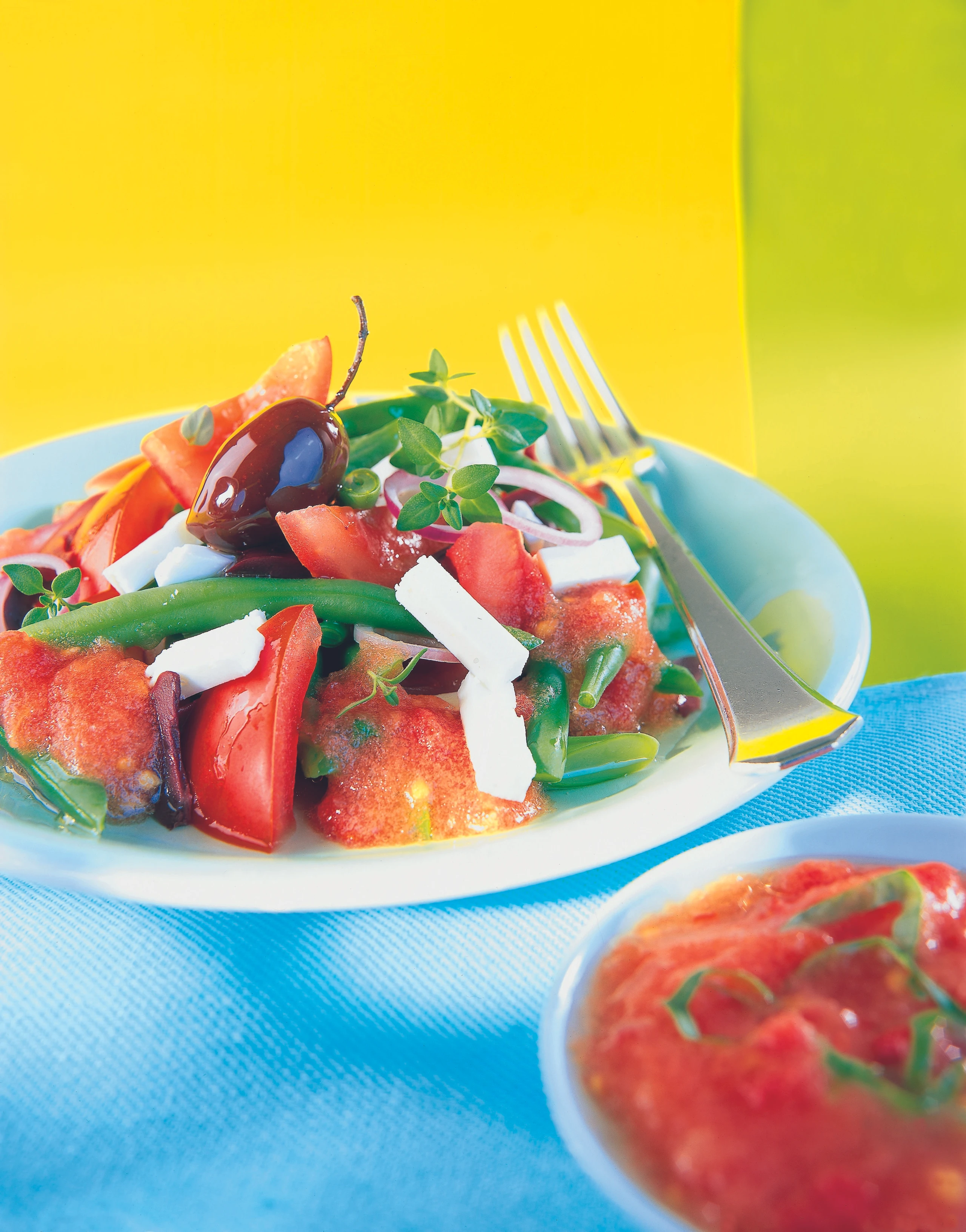 Fisolen-Tomaten-Salat mit Schafkäse