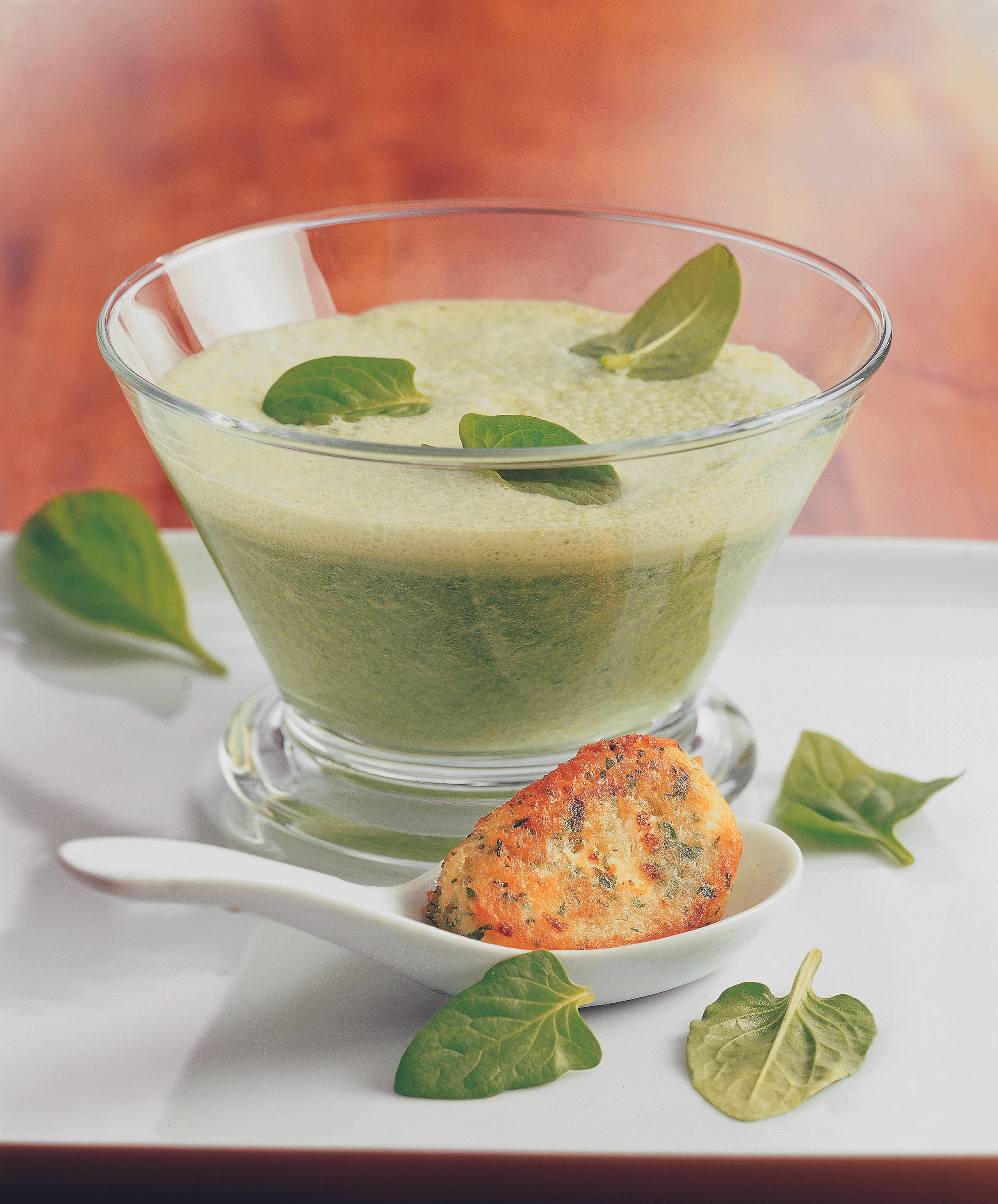 Spinatcremesuppe mit Kräuternockerln