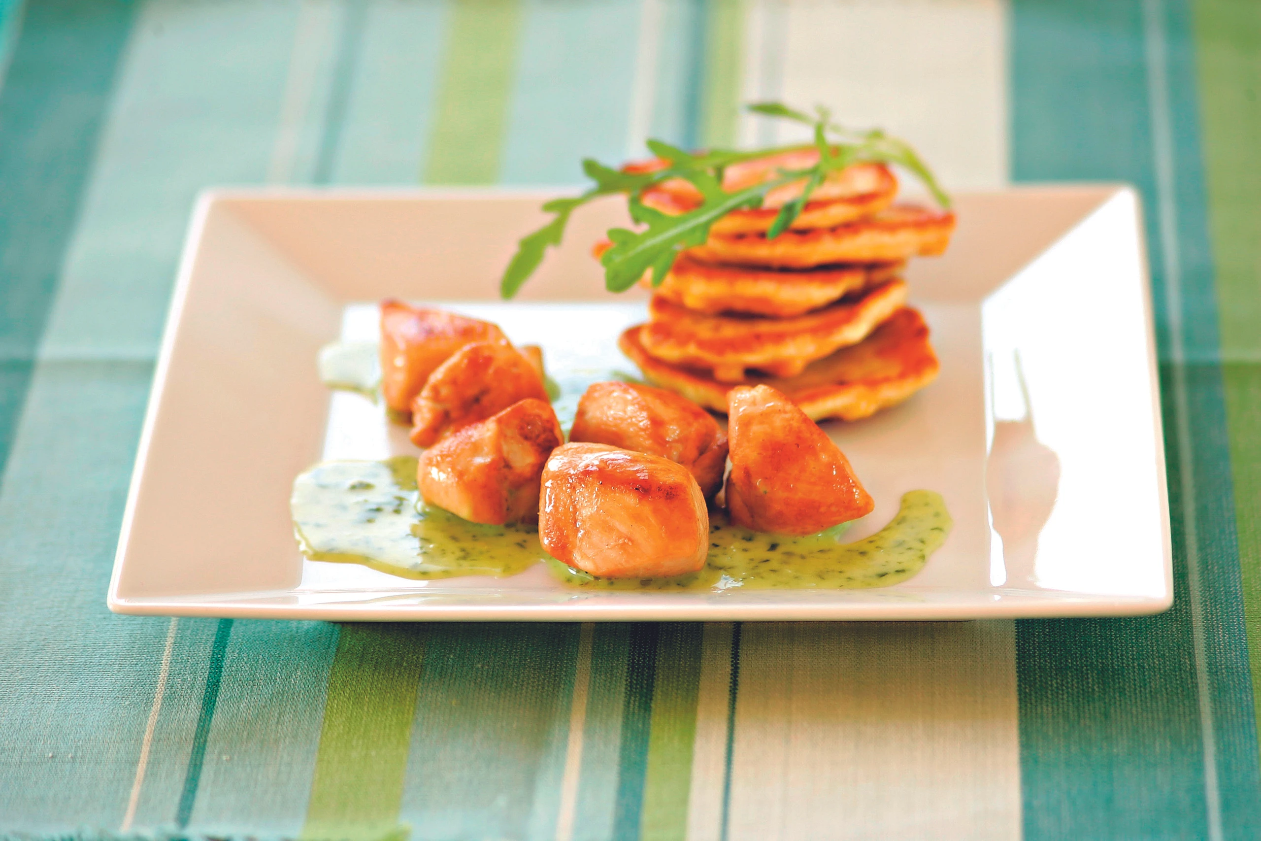 Hühnerfilet mit Rucolasauce und Maiskrapferln