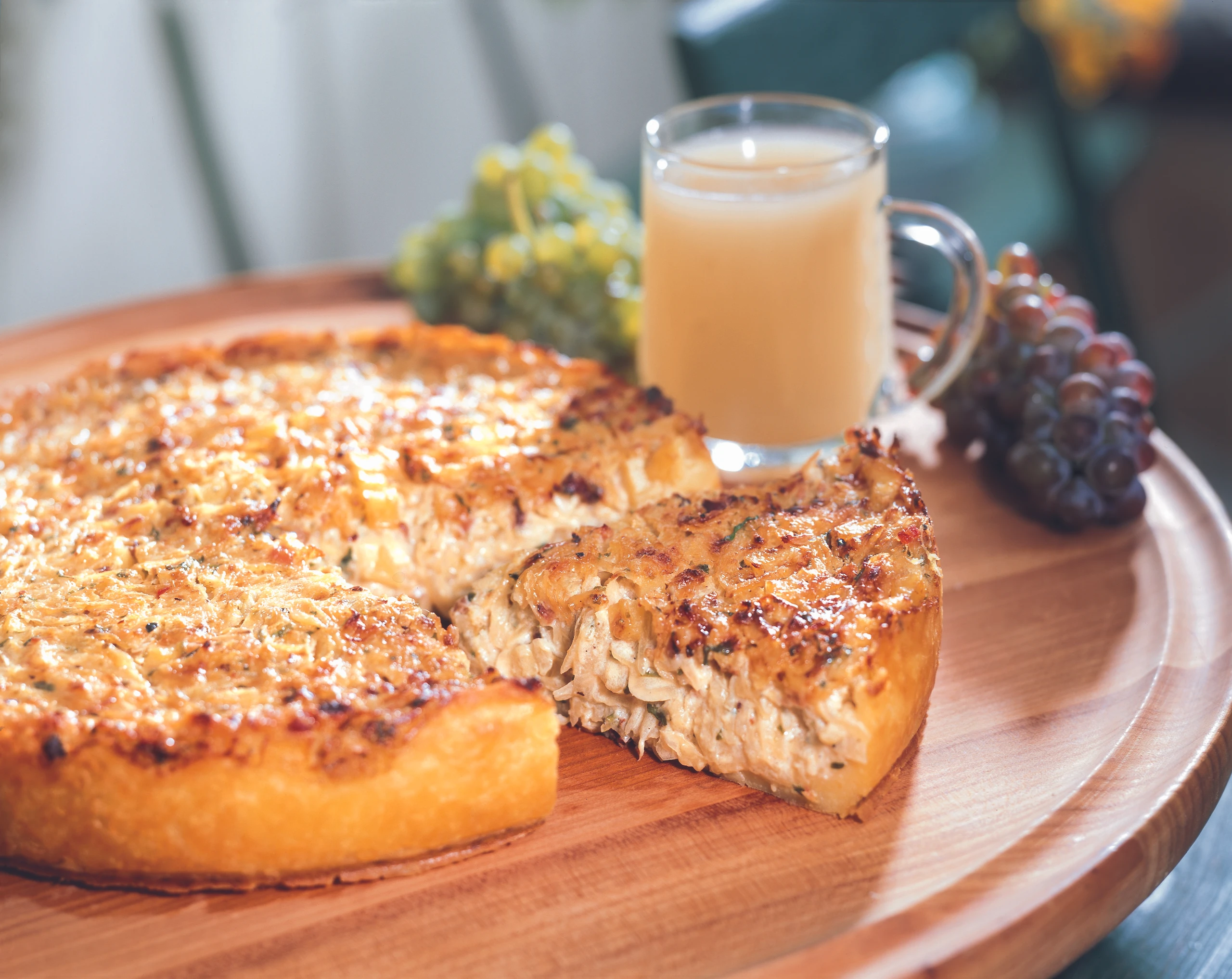 Erdäpfel-Zwiebelkuchen mit Speck