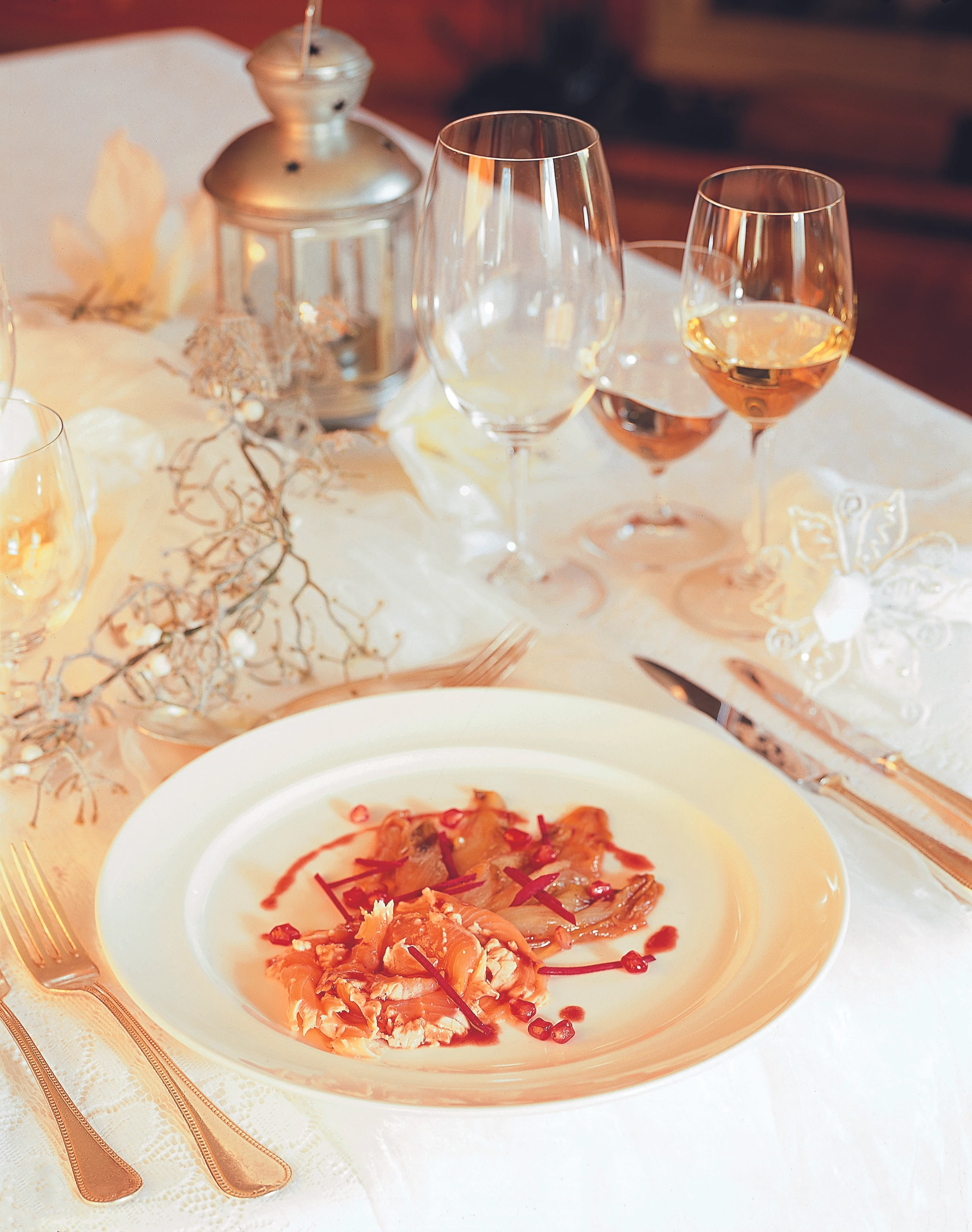 Lachsforelle mit Granatapfel und Chicorée