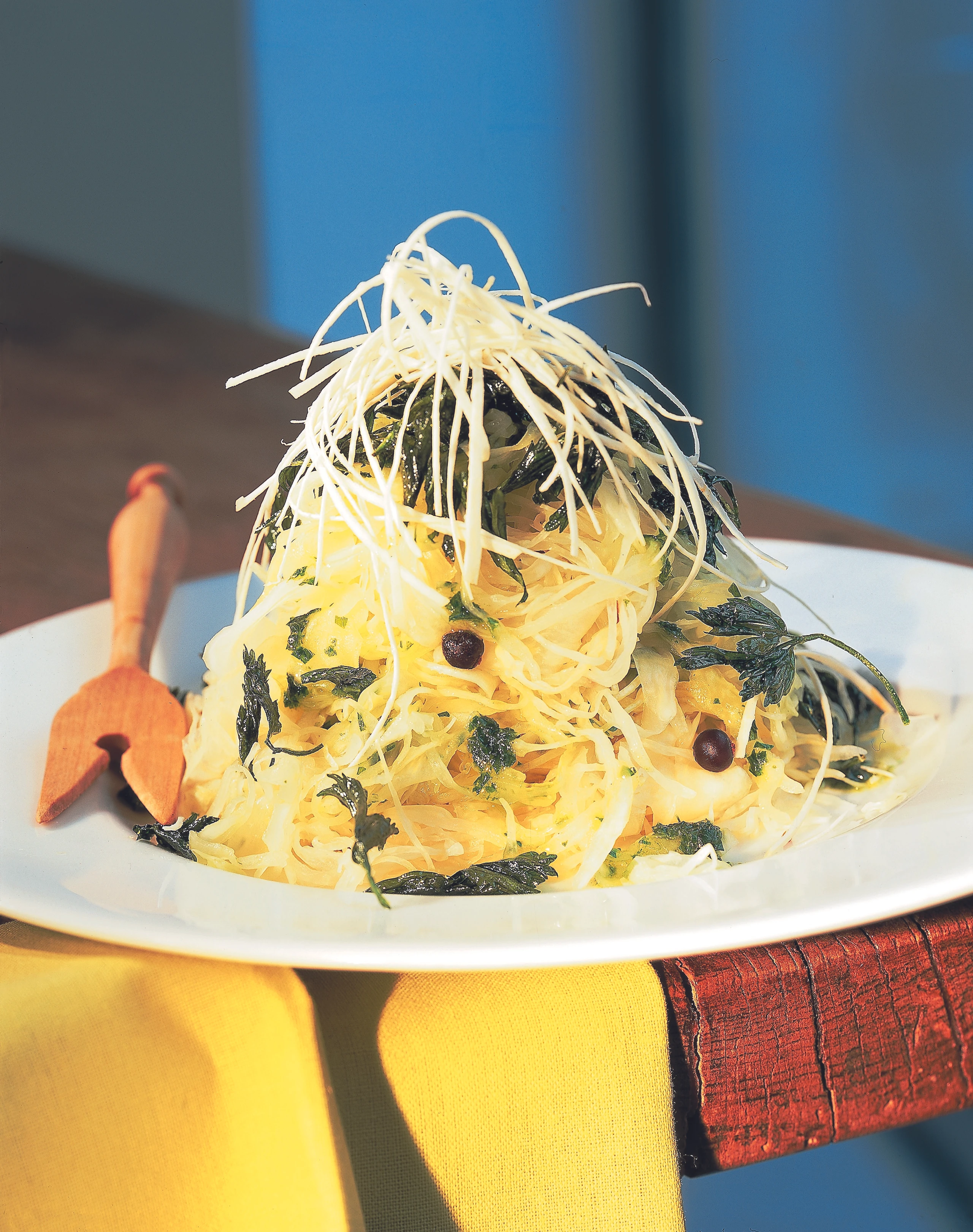 Sauerkraut-Salat mit Petersilie