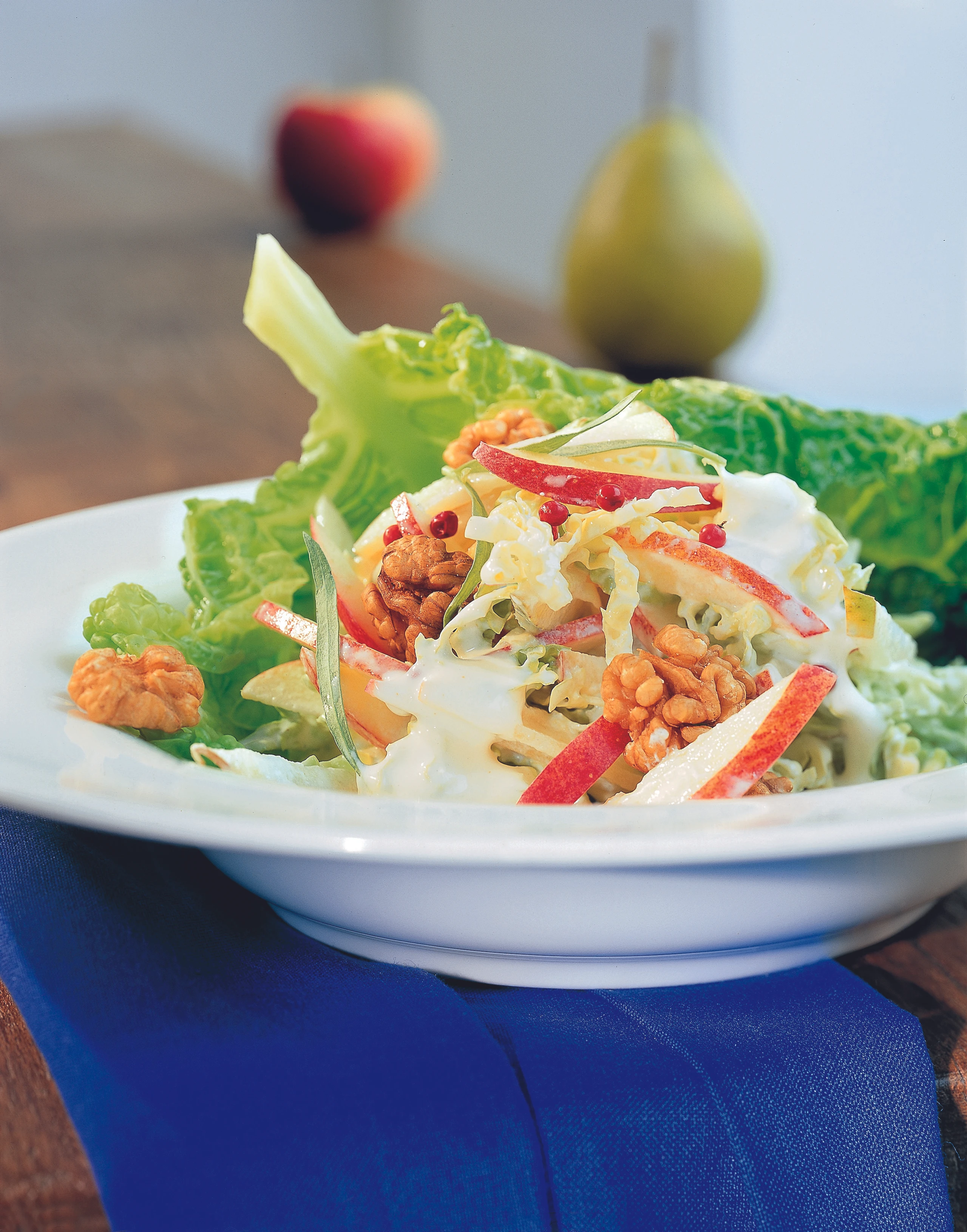 Salat aus Apfel, Birne und Kohl