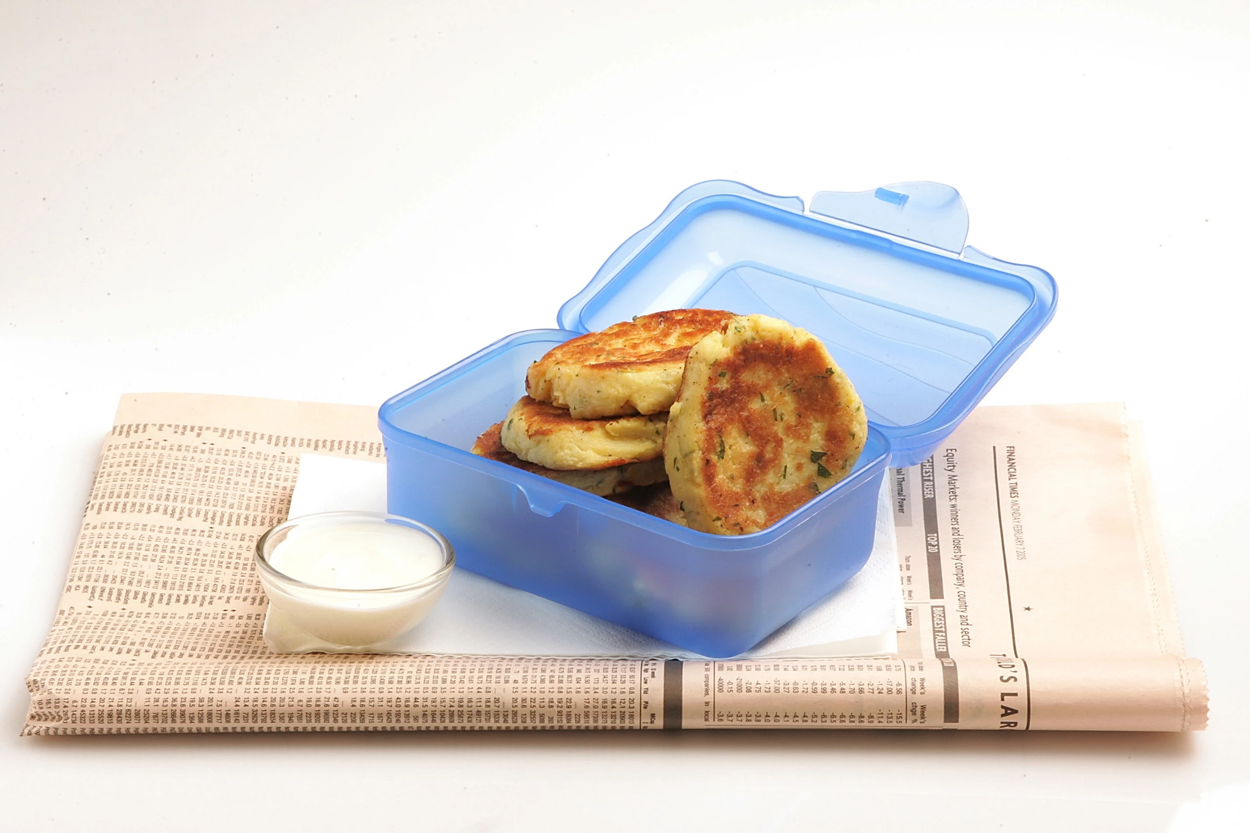 Erdäpfel-Safran-Küchlein mit Joghurt-Dip