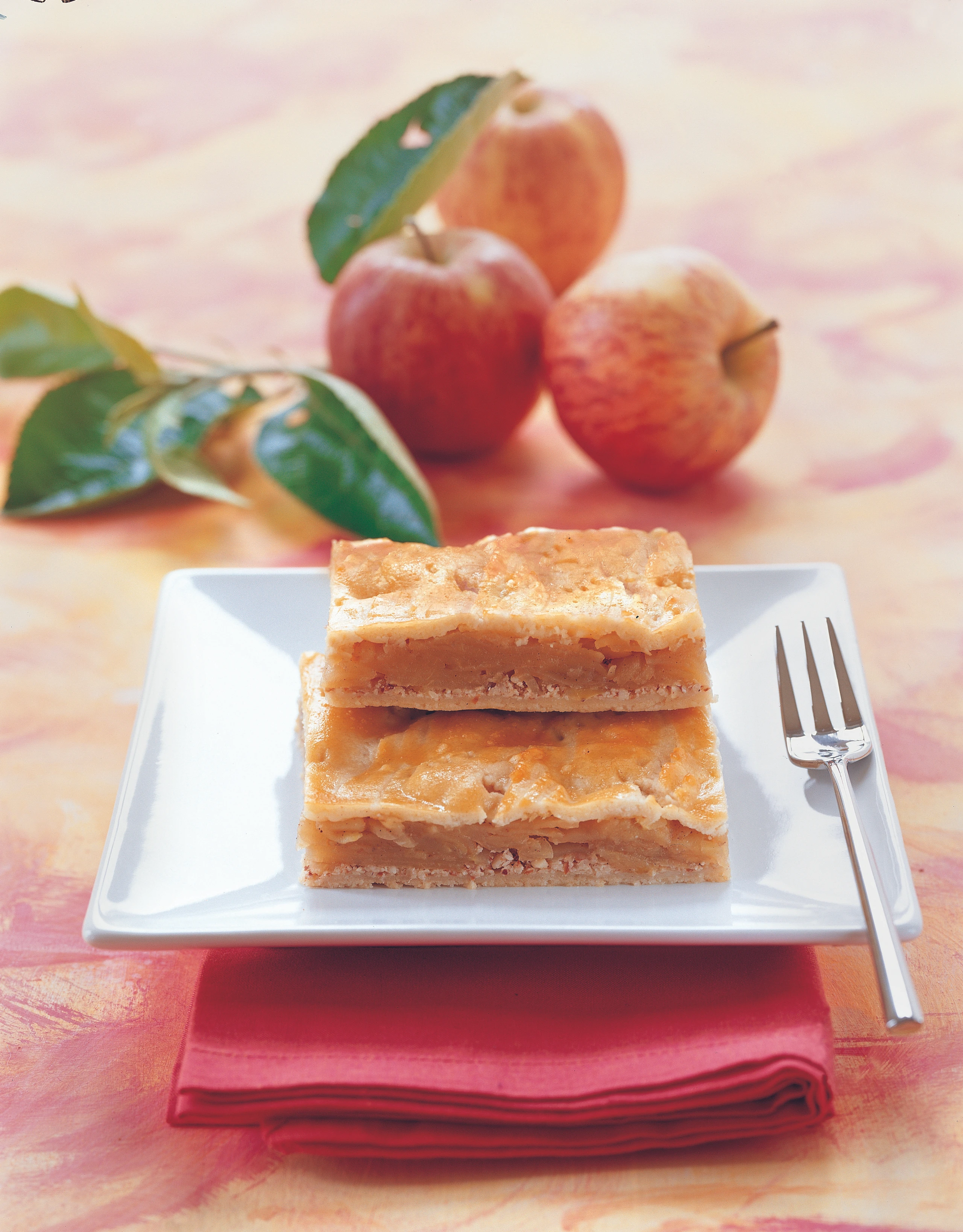 Flacher, gedeckter Apfelkuchen