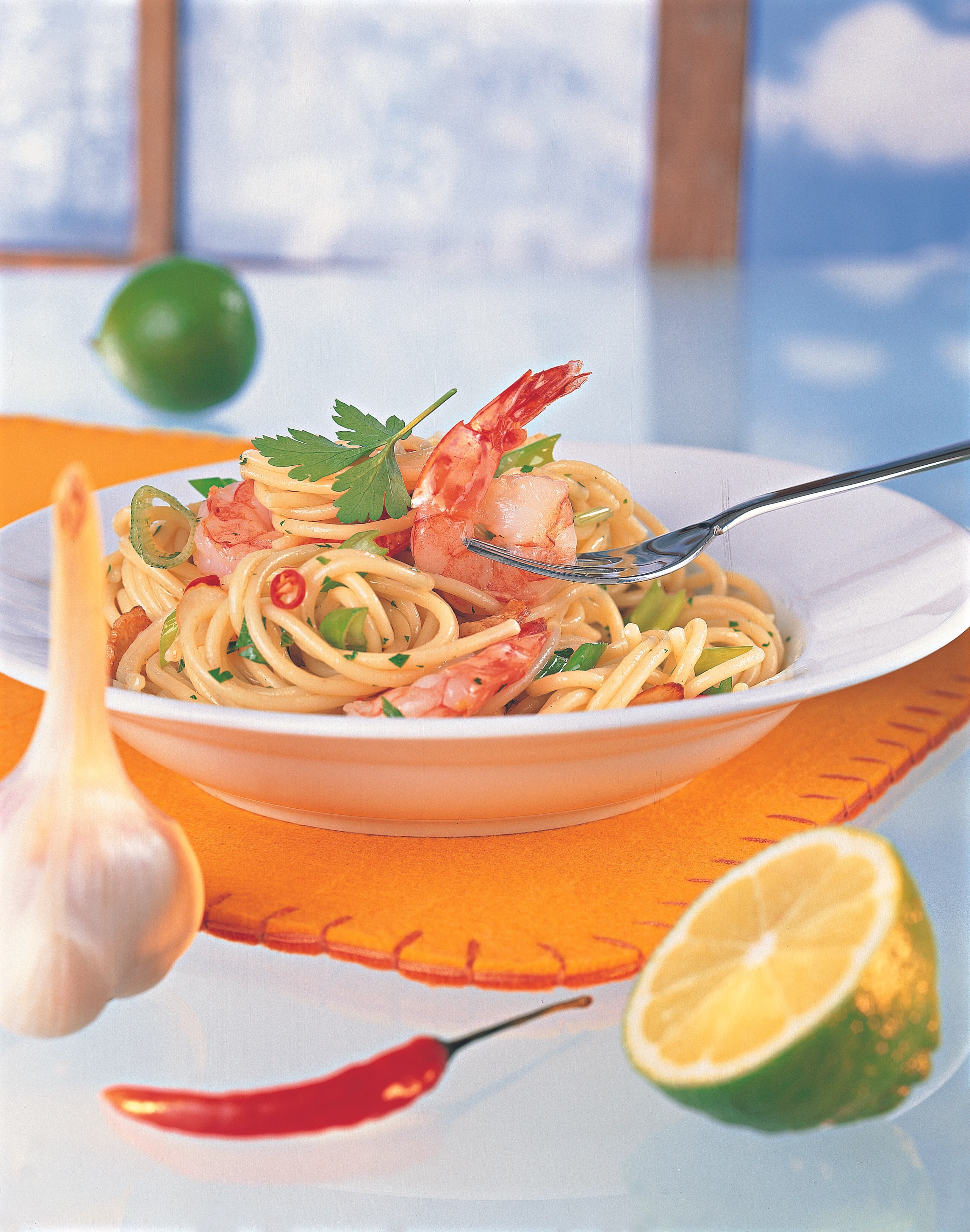 Spaghetti mit Garnelen und Jungzwiebeln