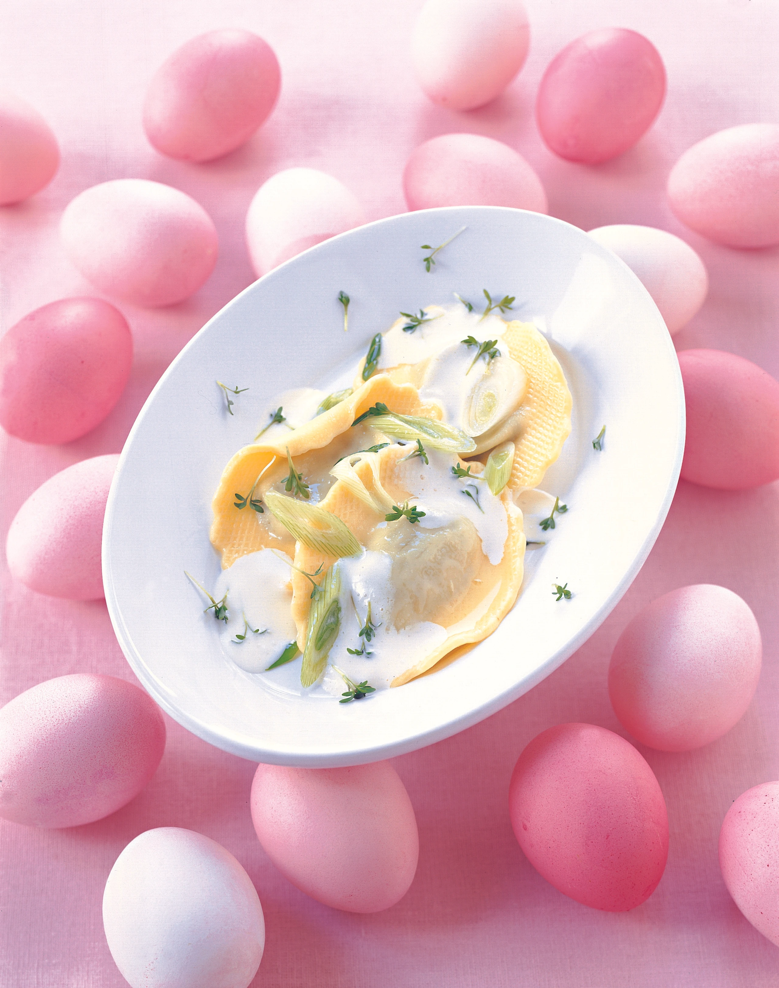 Schinkenravioli mit Krenschäumchen und Jungzwiebeln