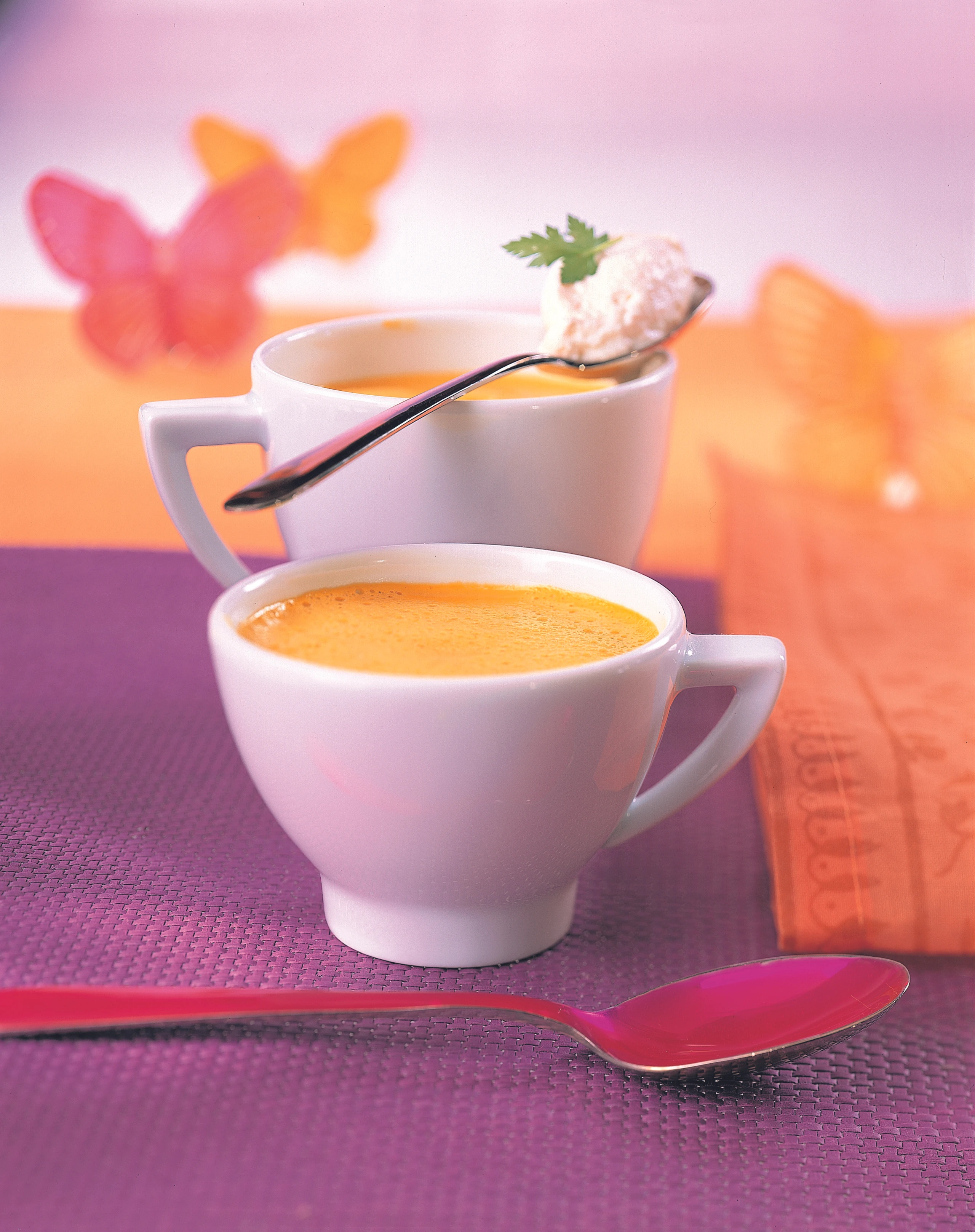 Karottensuppe mit Ricotta-Obers