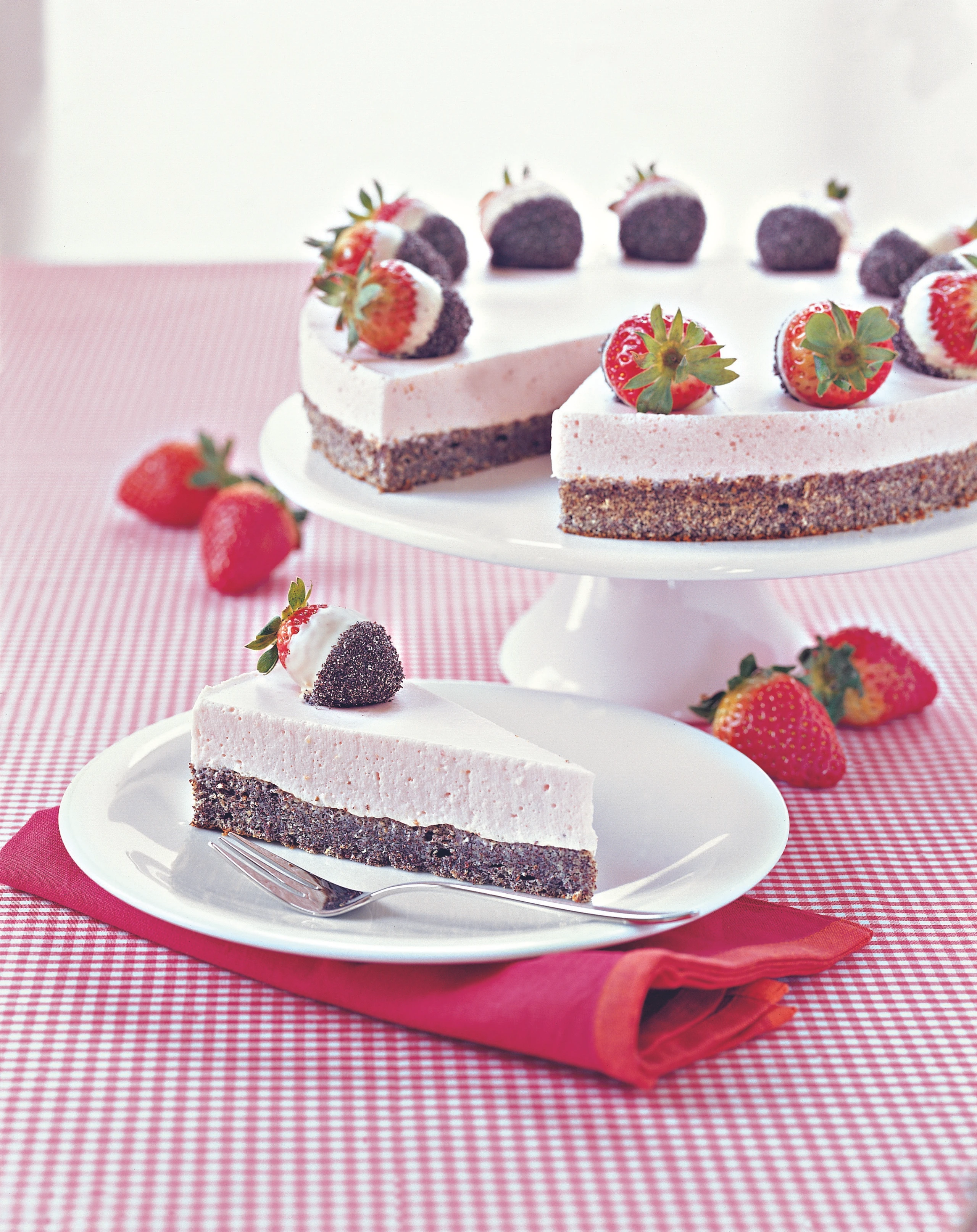 Mohntorte mit Erdbeer-Joghurt-Mousse