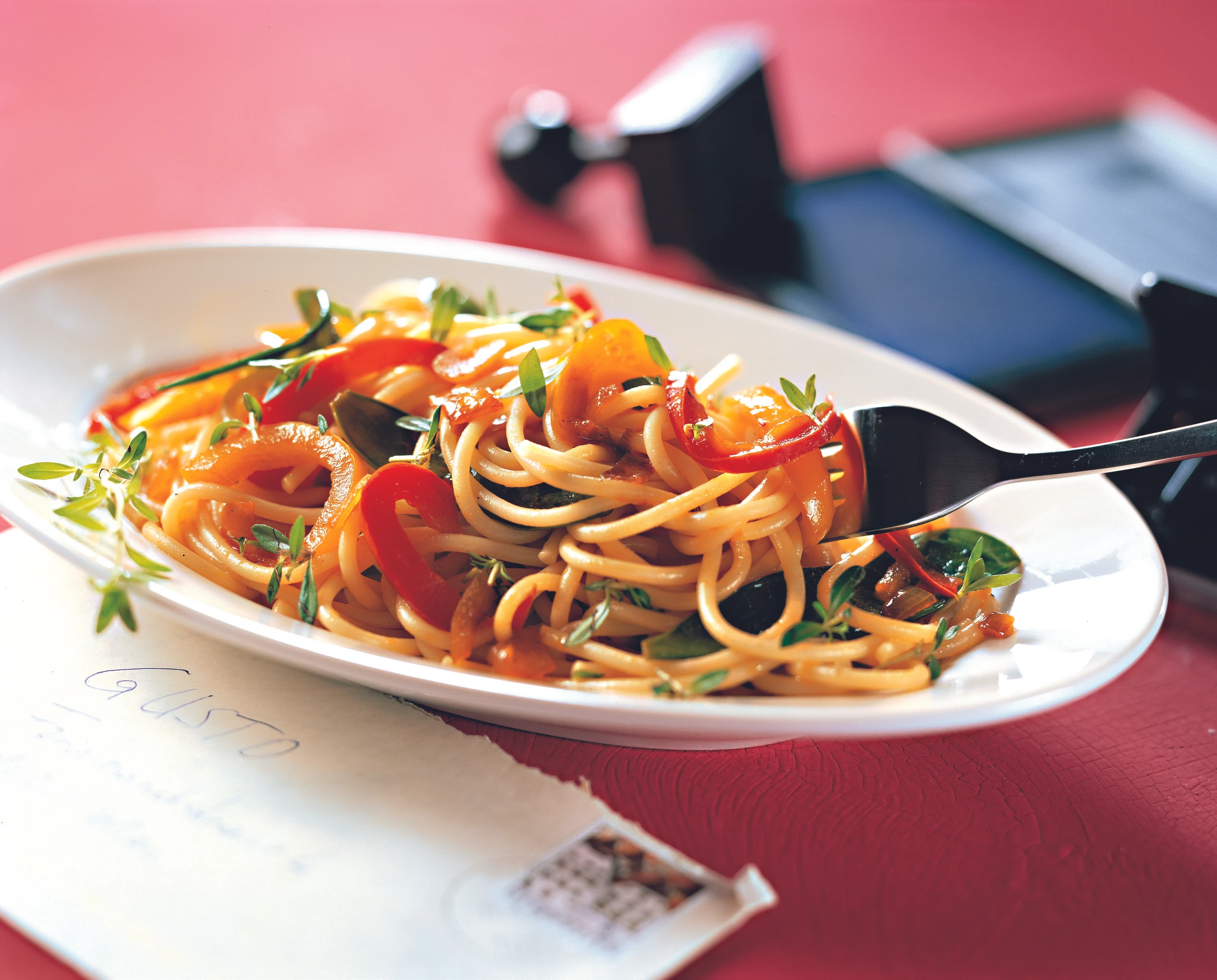 Veggie-Spaghetti mit asiatischer Note