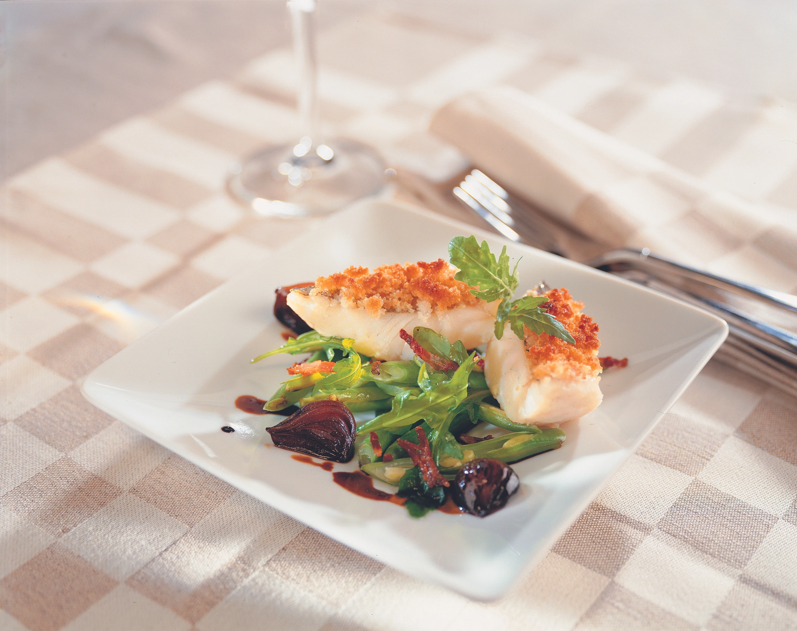 Zander auf Fisolen-Specksalat